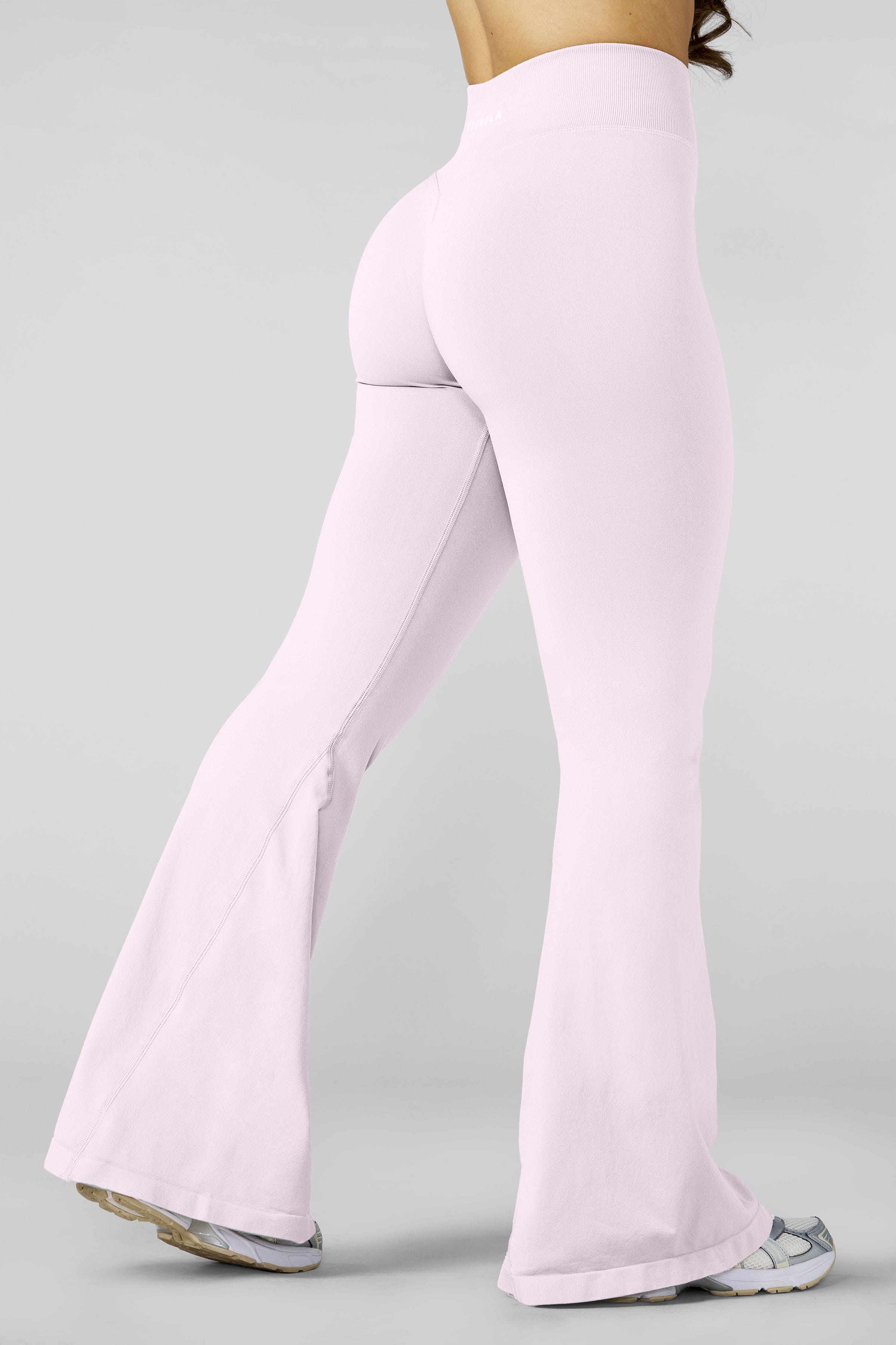 W2276 - Curve Seamless Flare Leggings (Short) — imagem 1