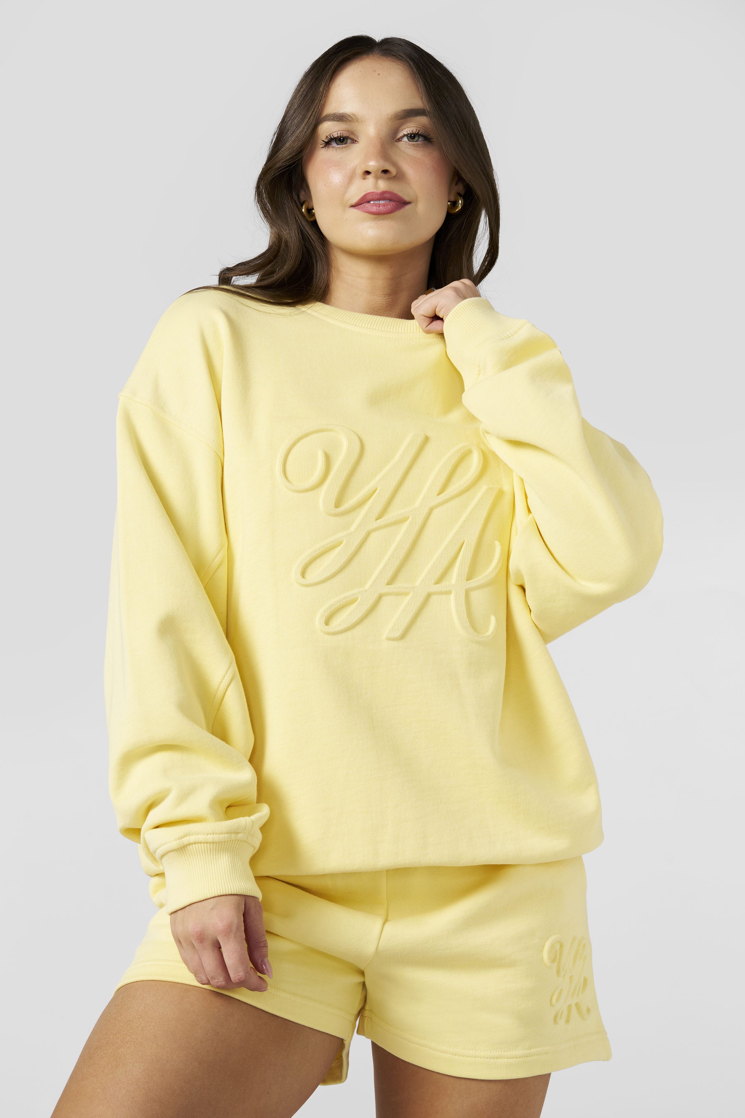 W5129 - Emblem Embossed Crewneck — imagem 6