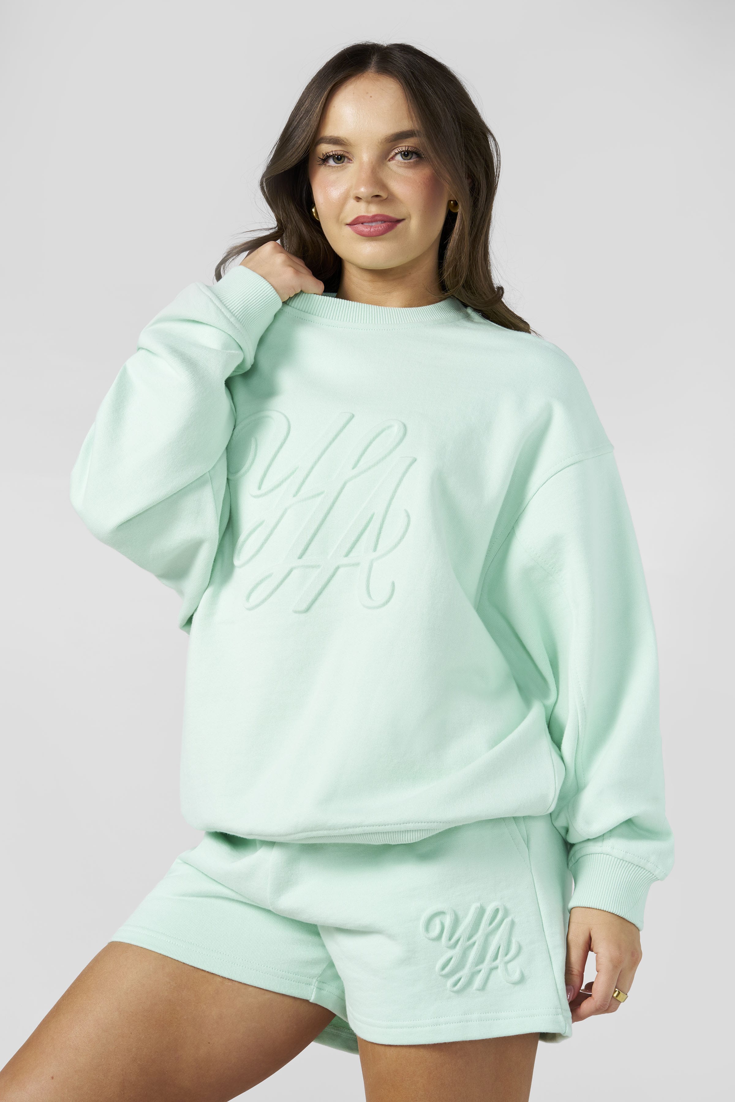 W5129 - Emblem Embossed Crewneck — imagem 7