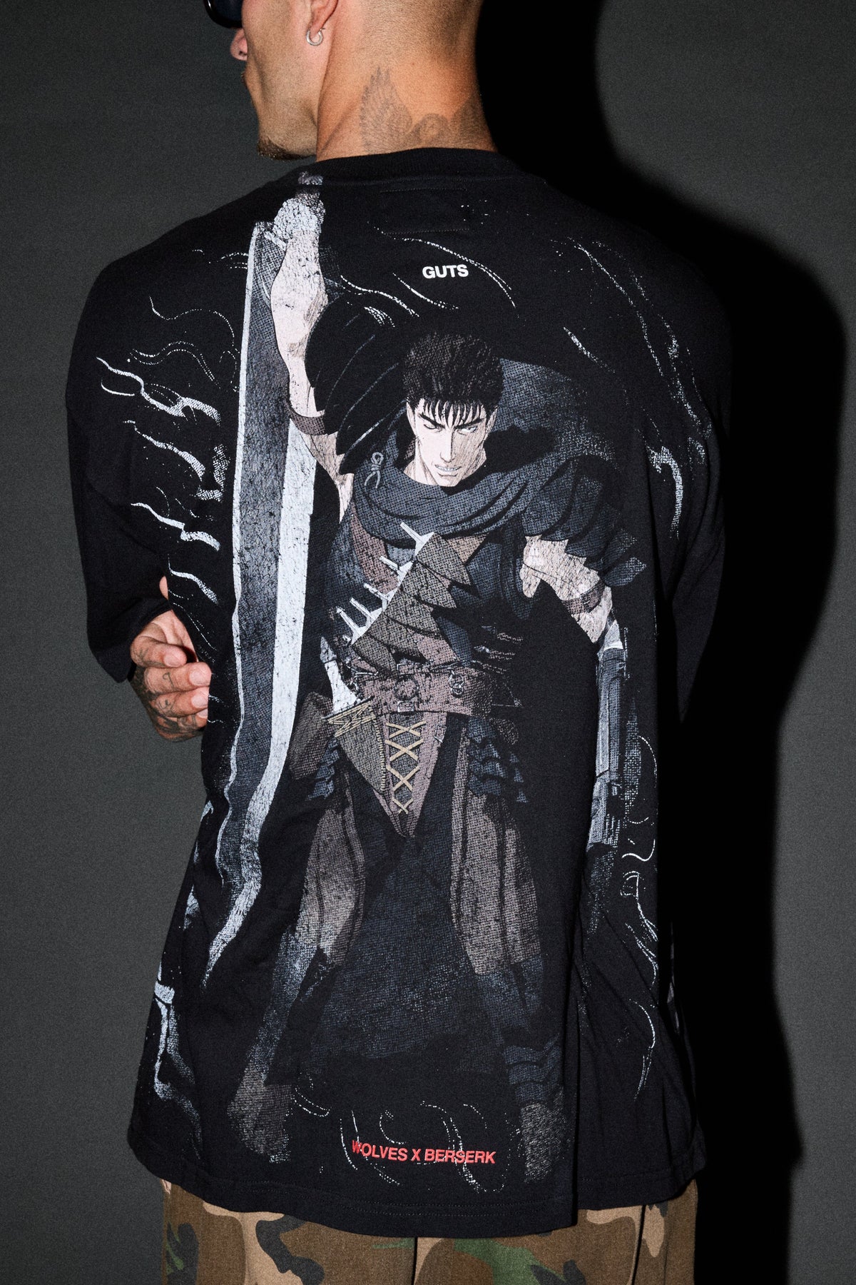 Darc Guts "Side By Side" Series Premium Tee in Black - imagem 8
