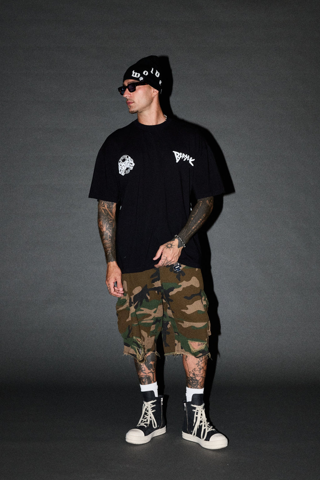 Femto "Premium" Oversized Tee in Black - imagem 5