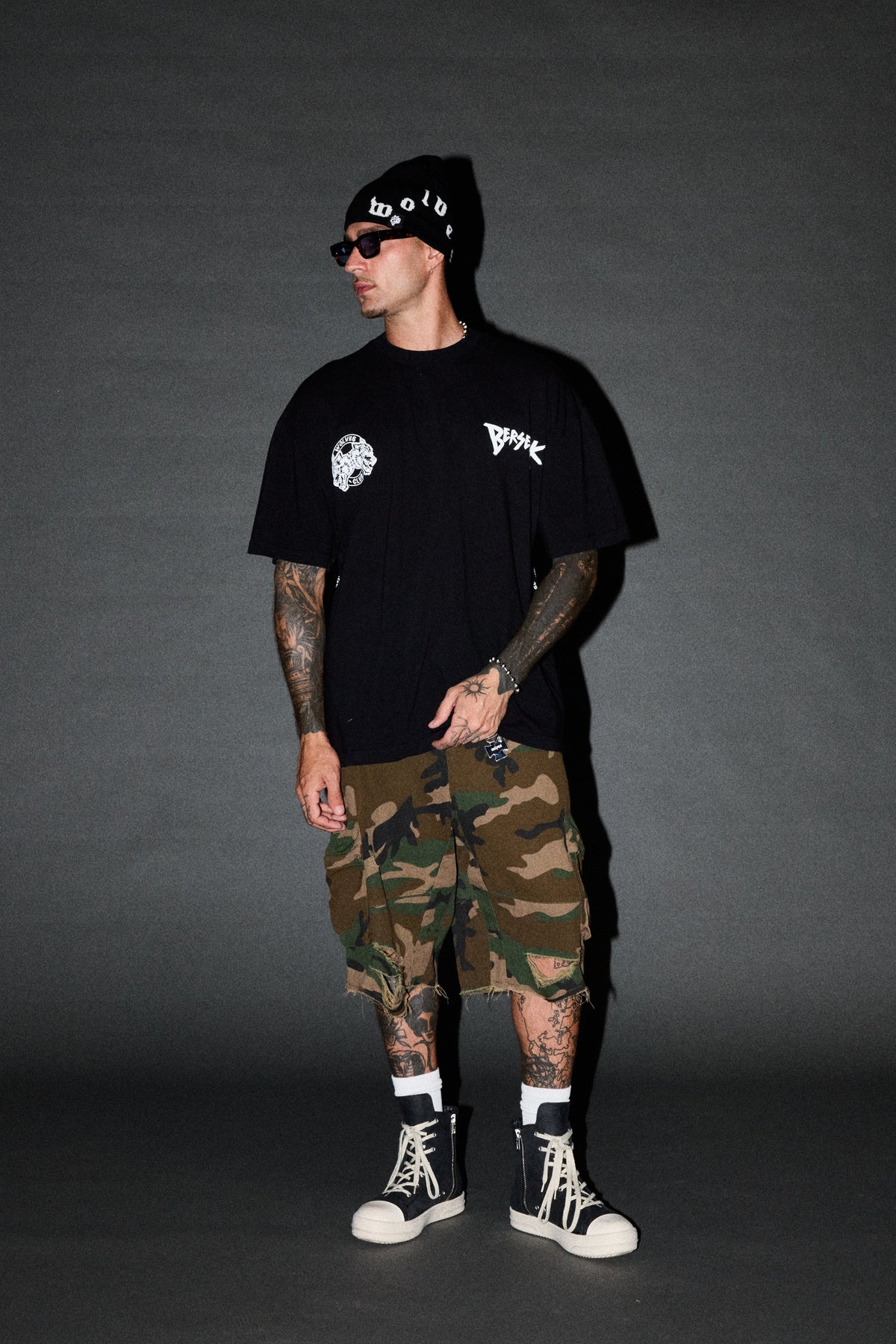 Femto "Premium" Oversized Tee in Black - imagem 5