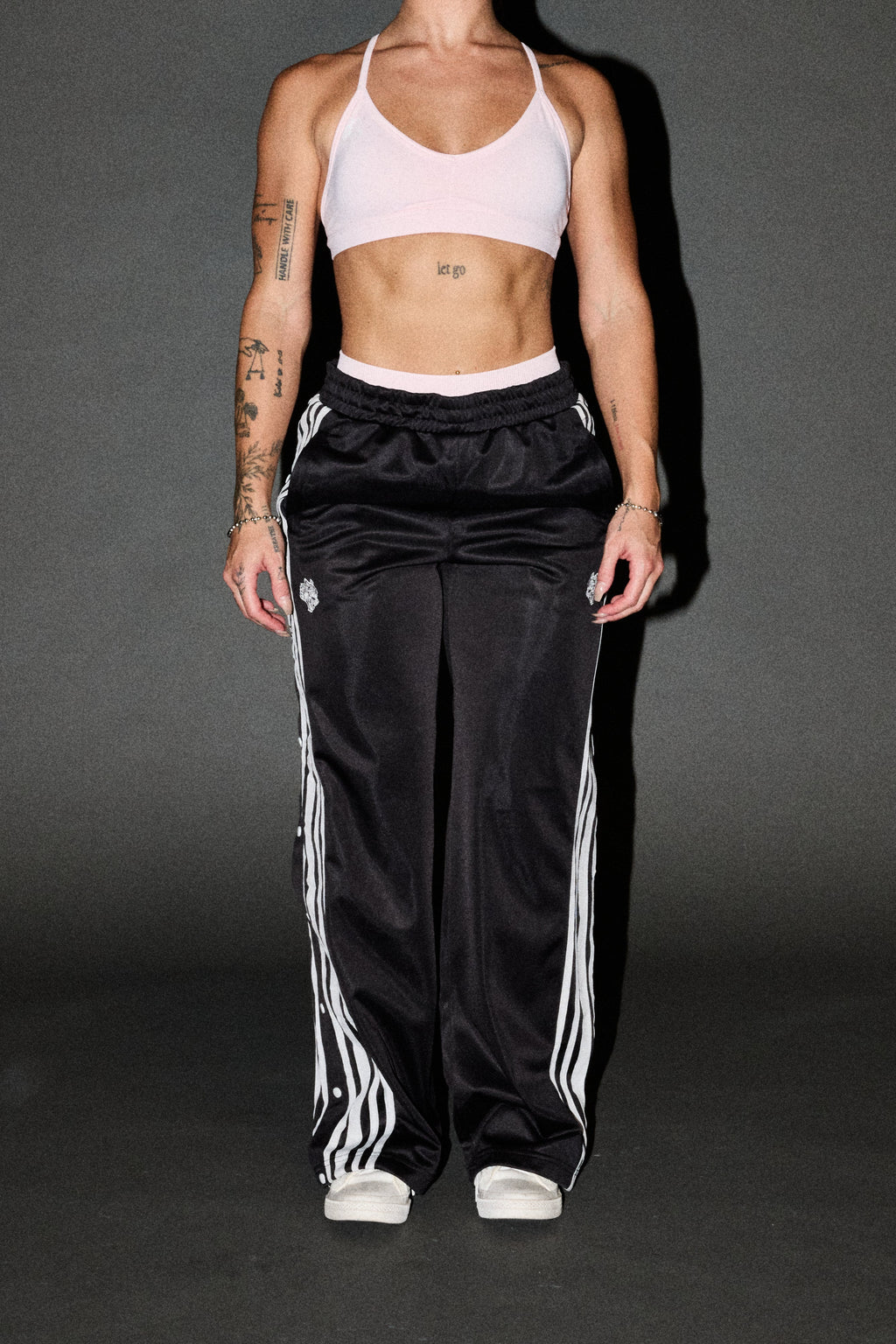 Dual Wolf Juliette Tearaway Track Pant In Black - imagem 2