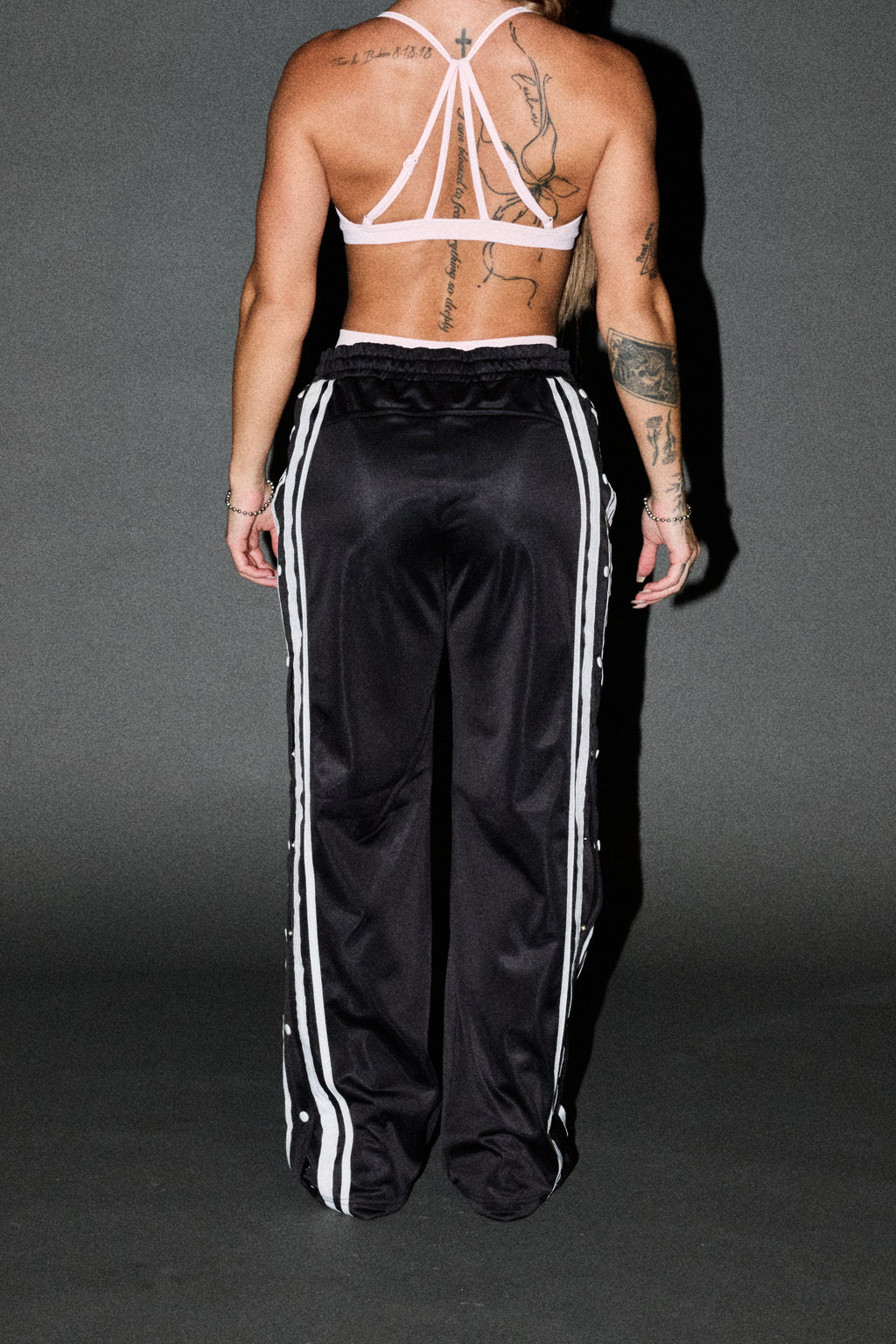 Dual Wolf Juliette Tearaway Track Pant In Black - imagem 3