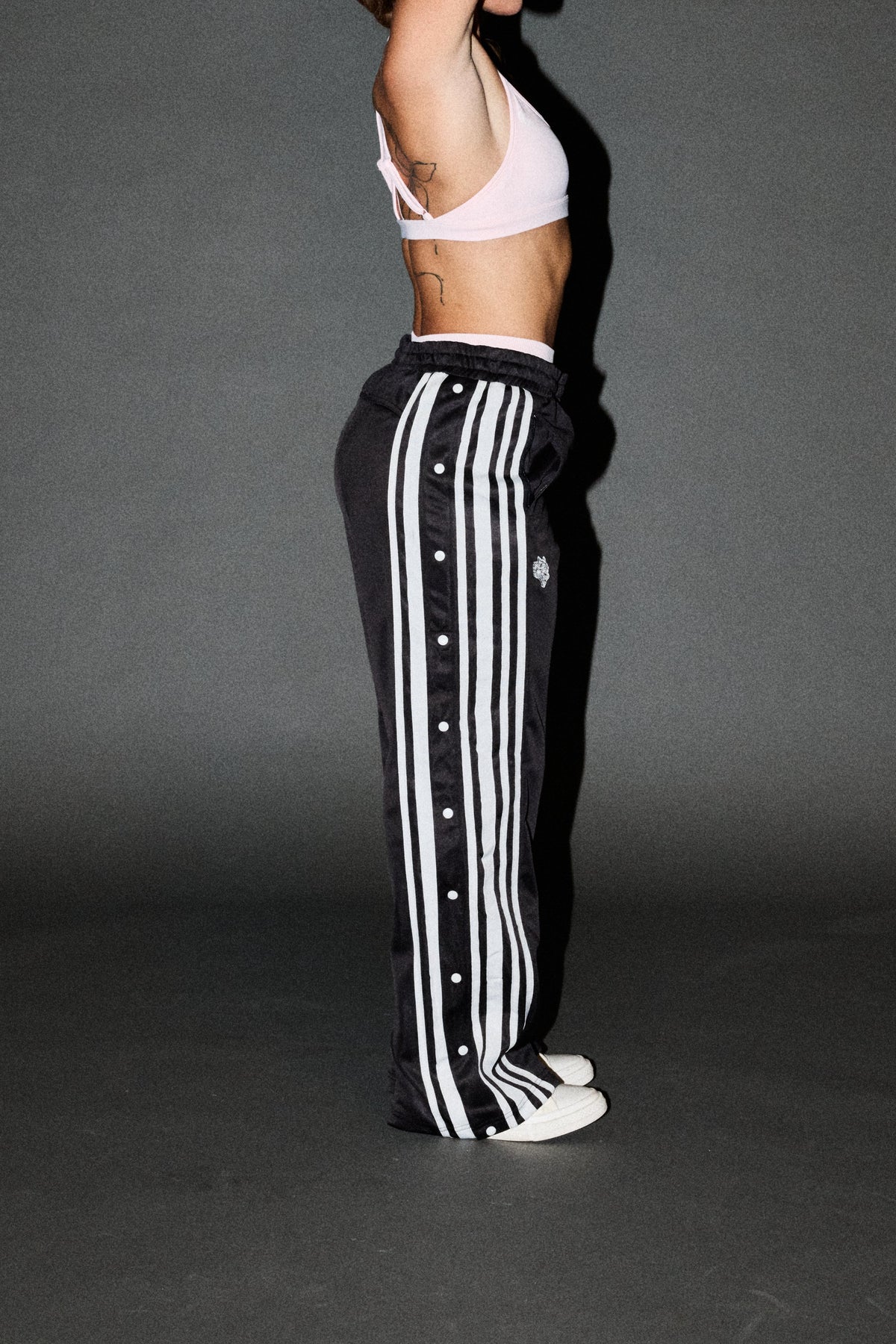 Dual Wolf Juliette Tearaway Track Pant In Black - imagem 5