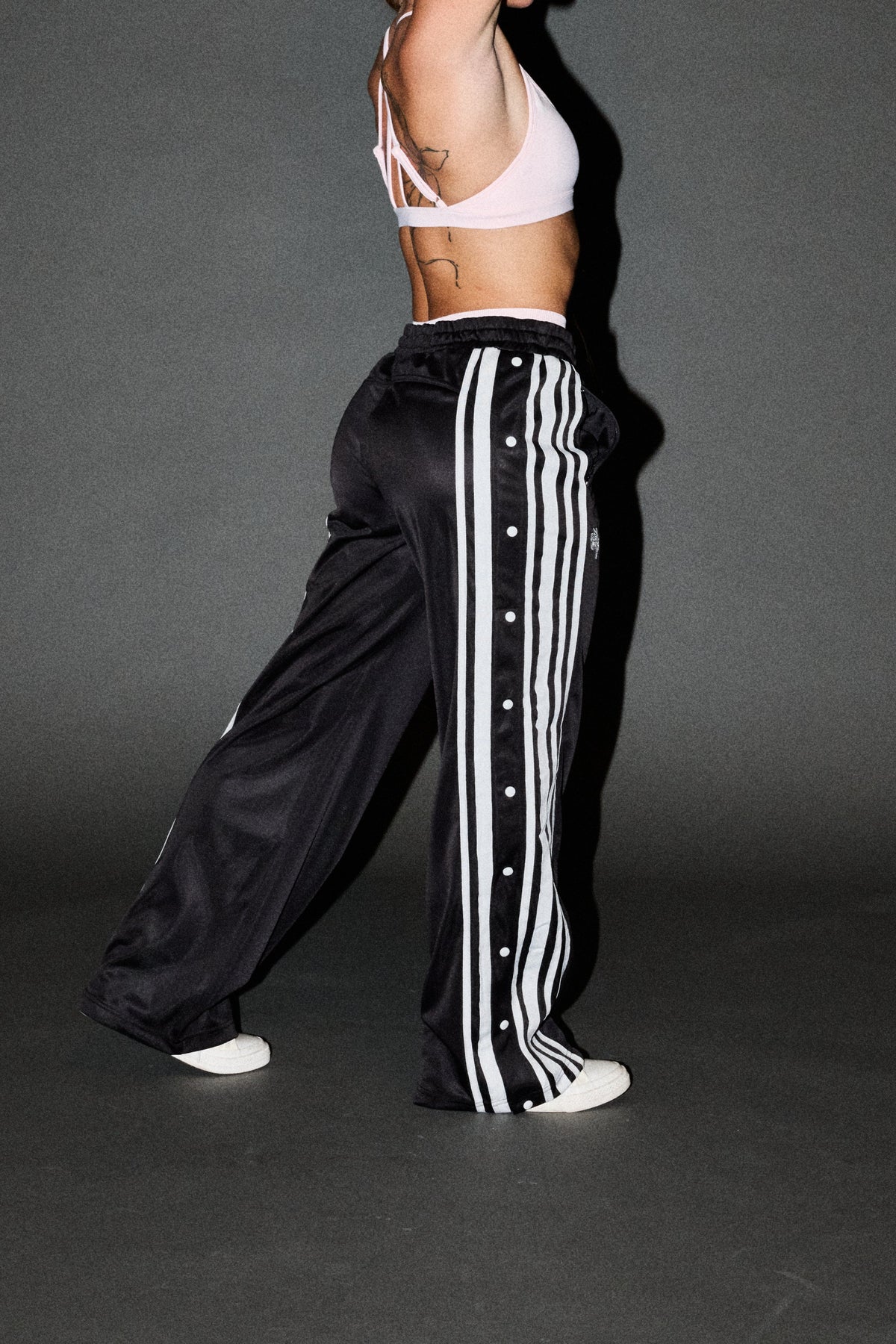 Dual Wolf Juliette Tearaway Track Pant In Black - imagem 6