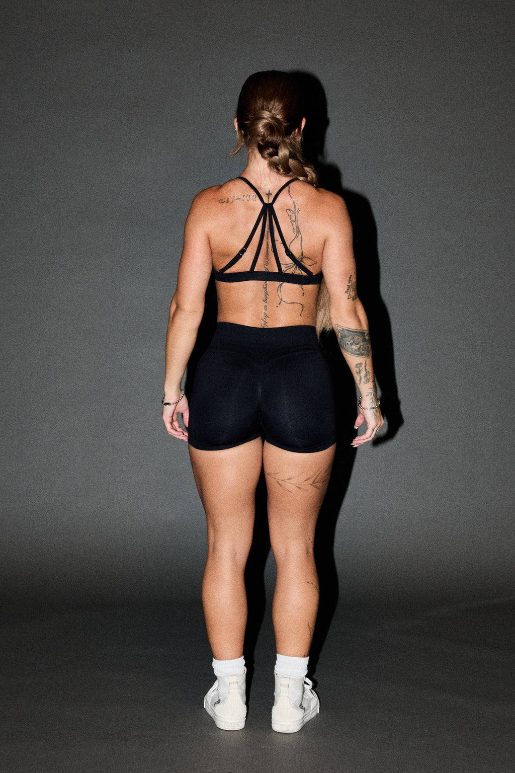 Wolf Pyramid Evey Seamless Short In Black - imagem 5