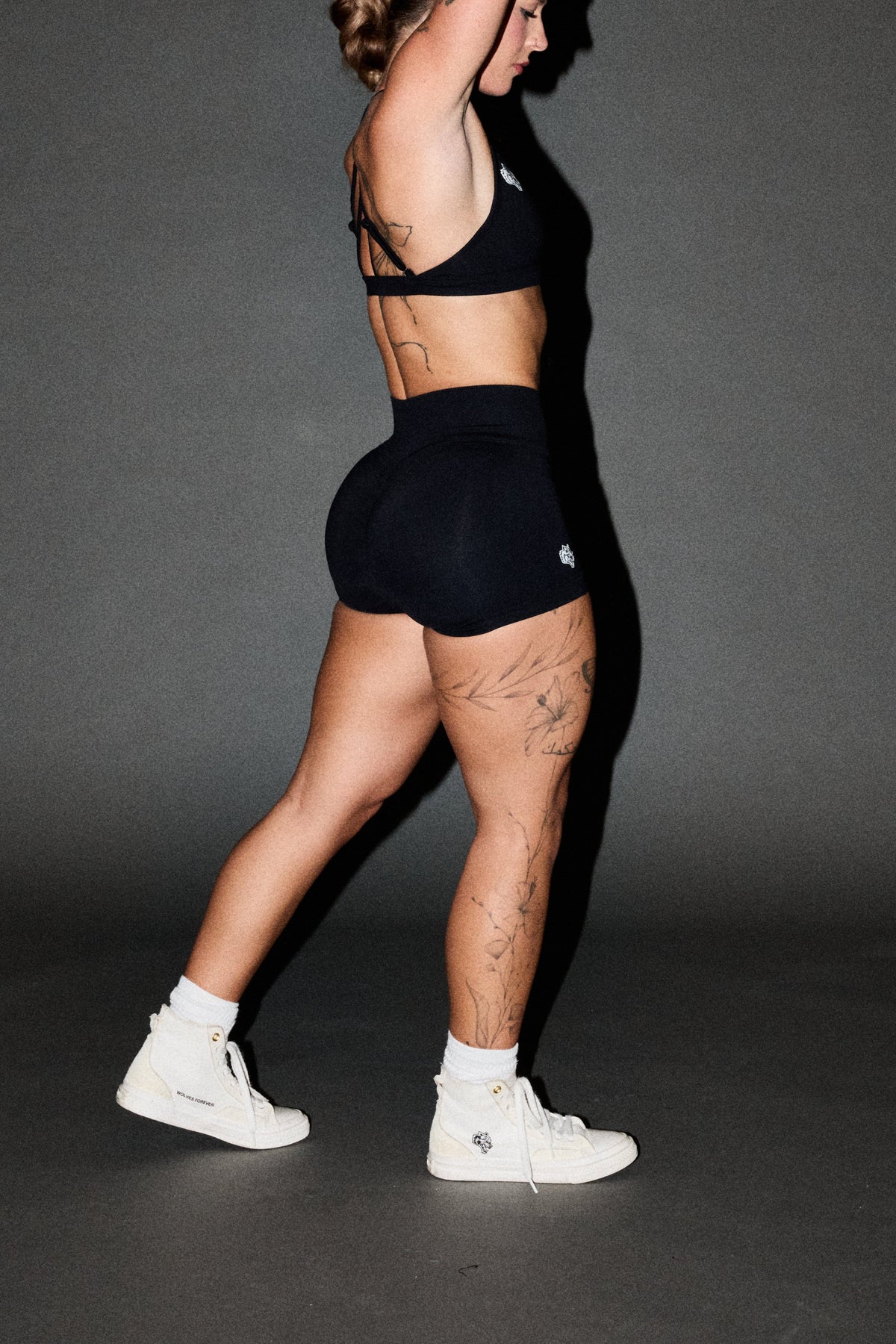 Wolf Pyramid Evey Seamless Short In Black - imagem 7