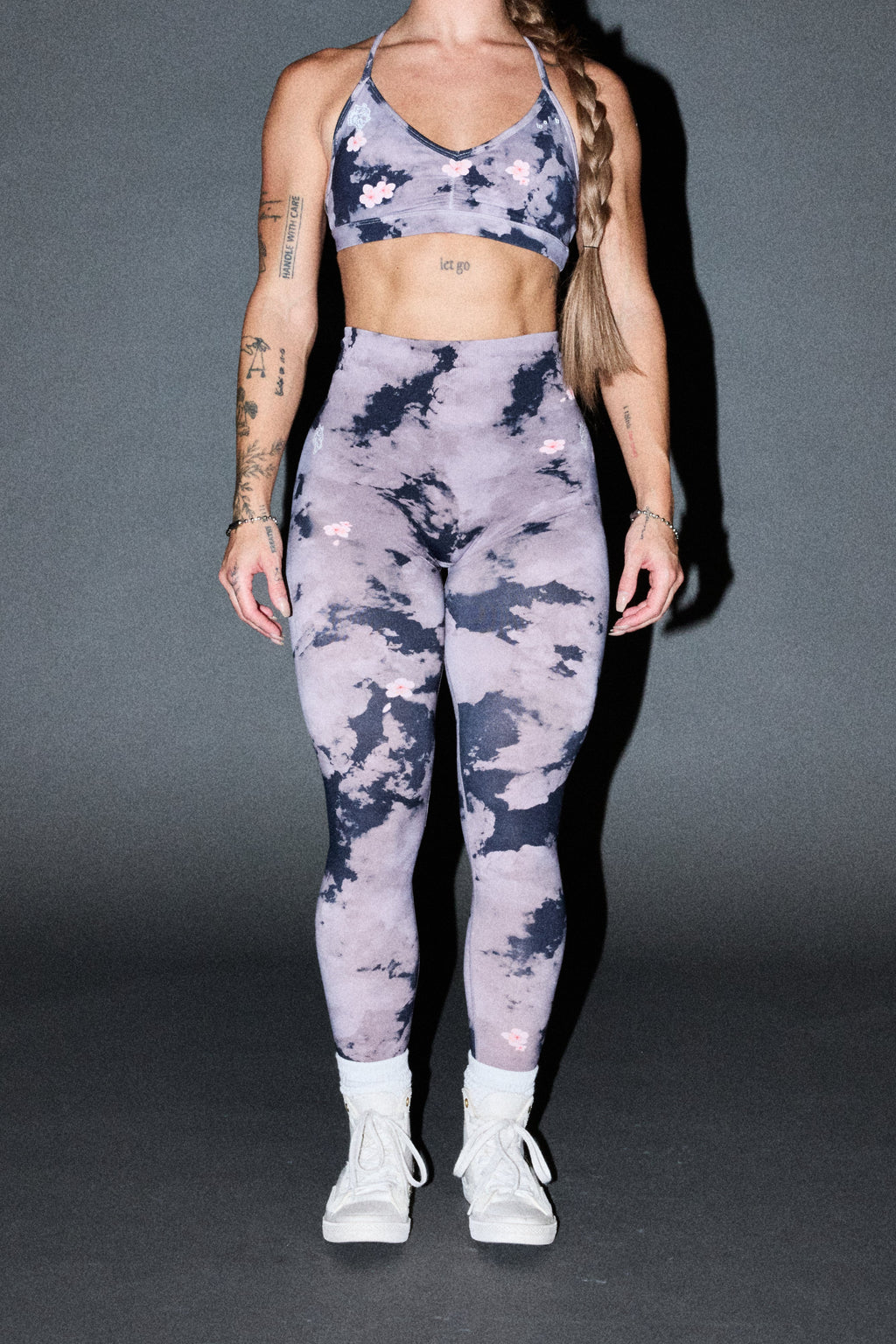 Dual Wolf Skylar Soft Seamless Leggings In Sakura Rose Taupe Clouds — imagem 8