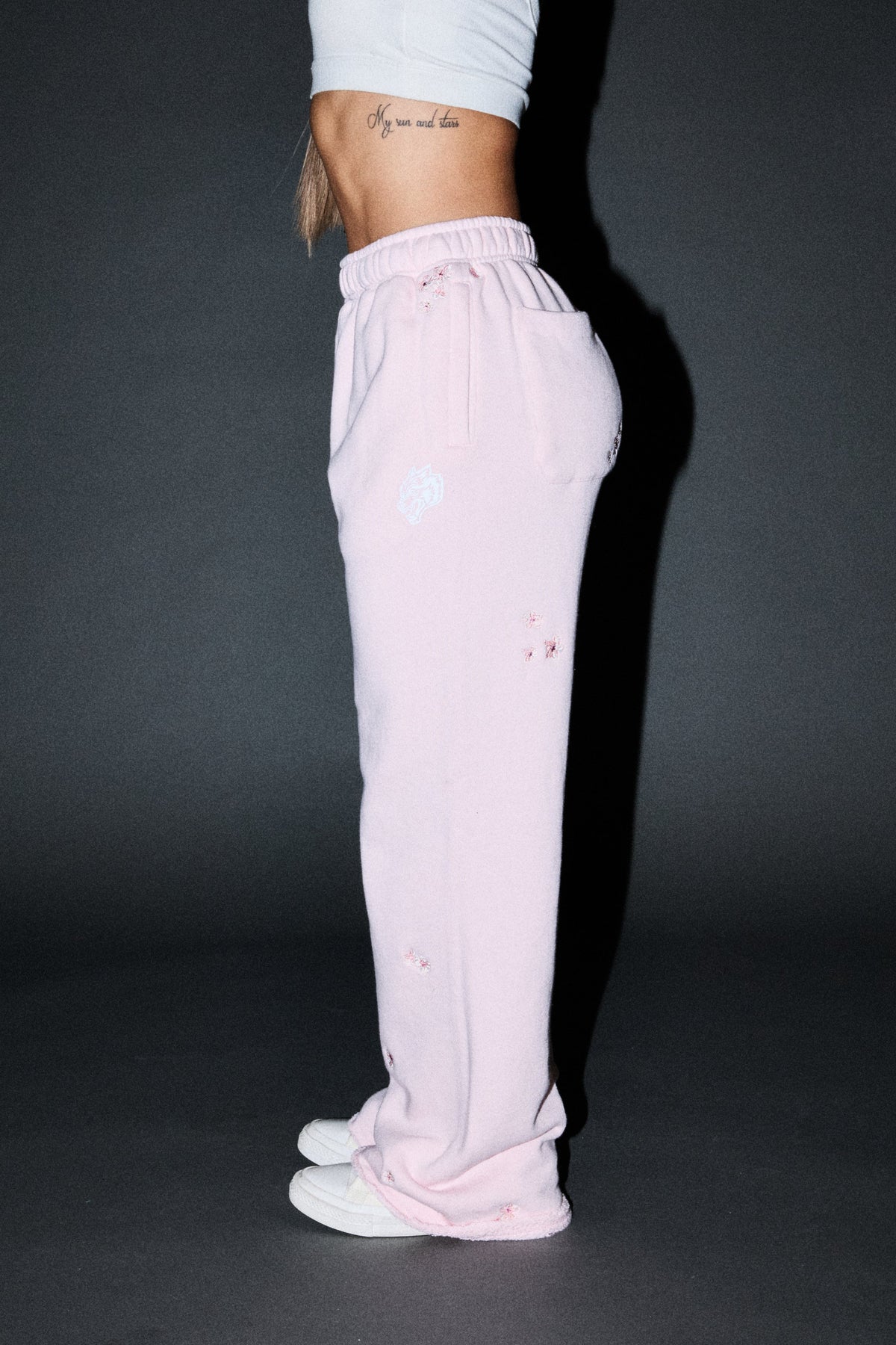 Dual Wolf Sakura Premium Big Cozy Sweats In Blush Pink — imagem 2