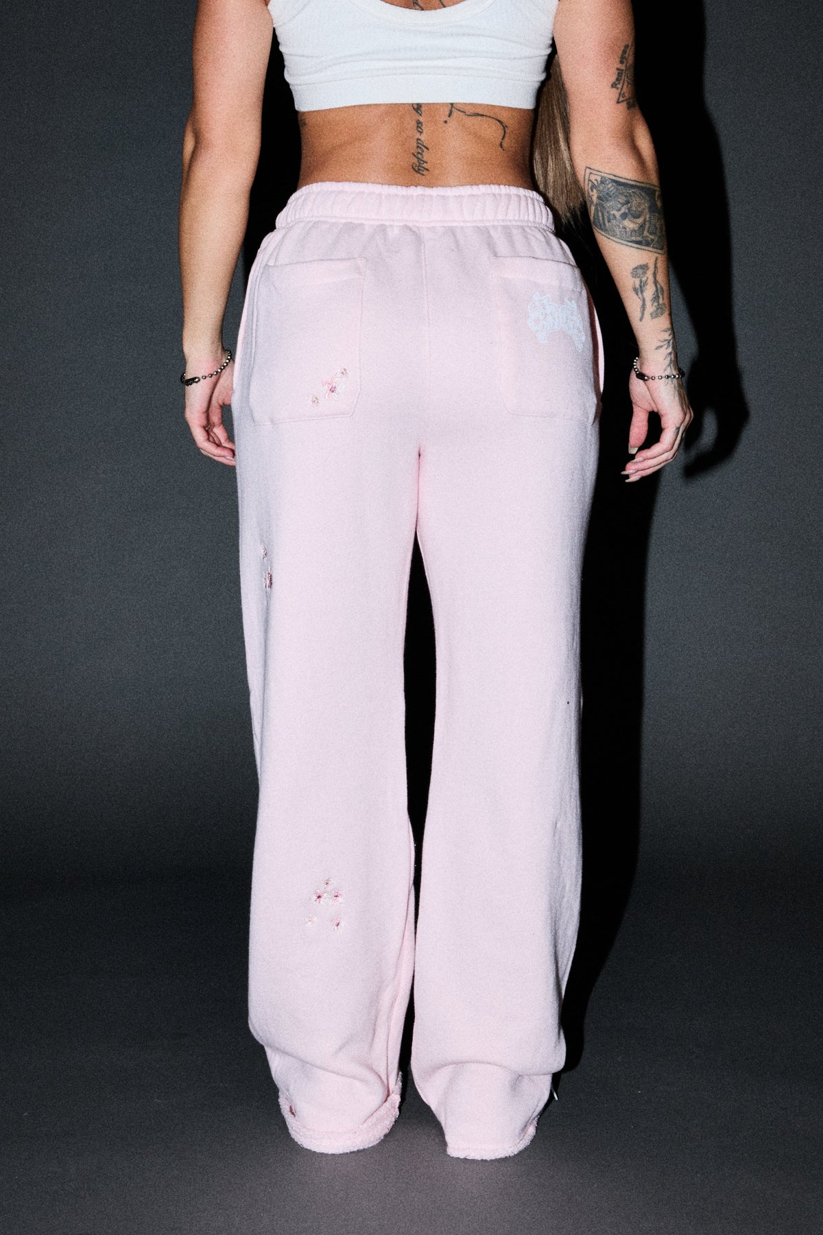 Dual Wolf Sakura Premium Big Cozy Sweats In Blush Pink — imagem 4