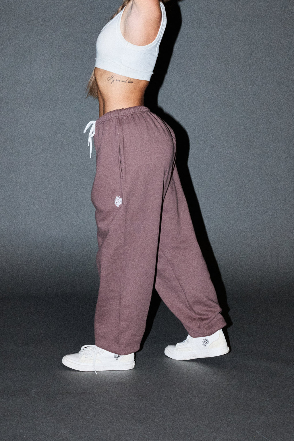 Dual Wolf Lightweight Lounger Sweat Pants In Rose Taupe — imagem 3