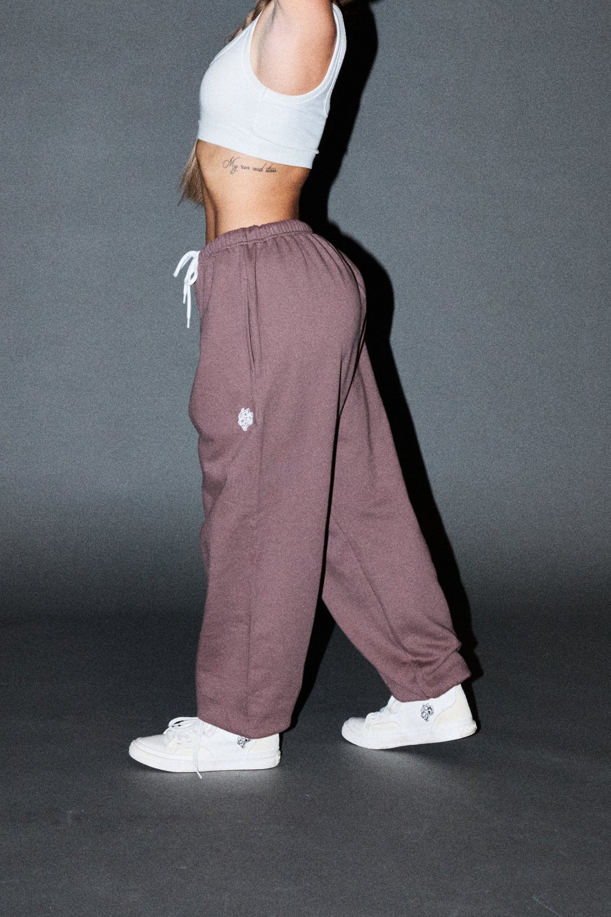Dual Wolf Lightweight Lounger Sweat Pants In Rose Taupe — imagem 3