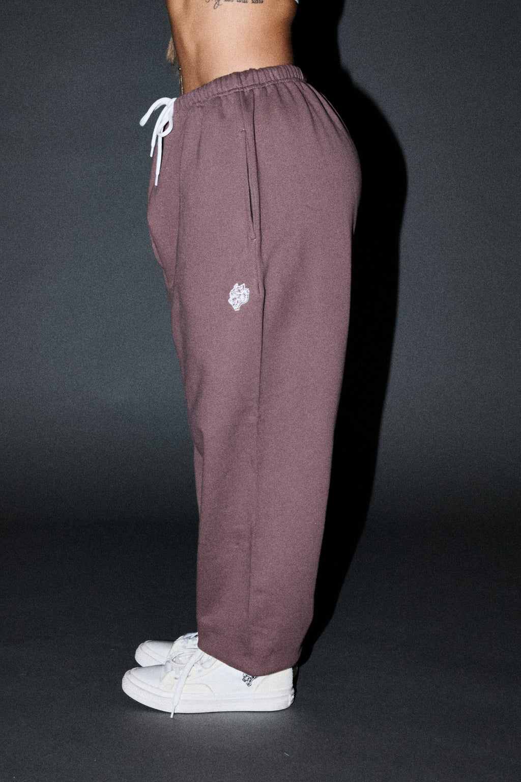 Dual Wolf Lightweight Lounger Sweat Pants In Rose Taupe — imagem 9