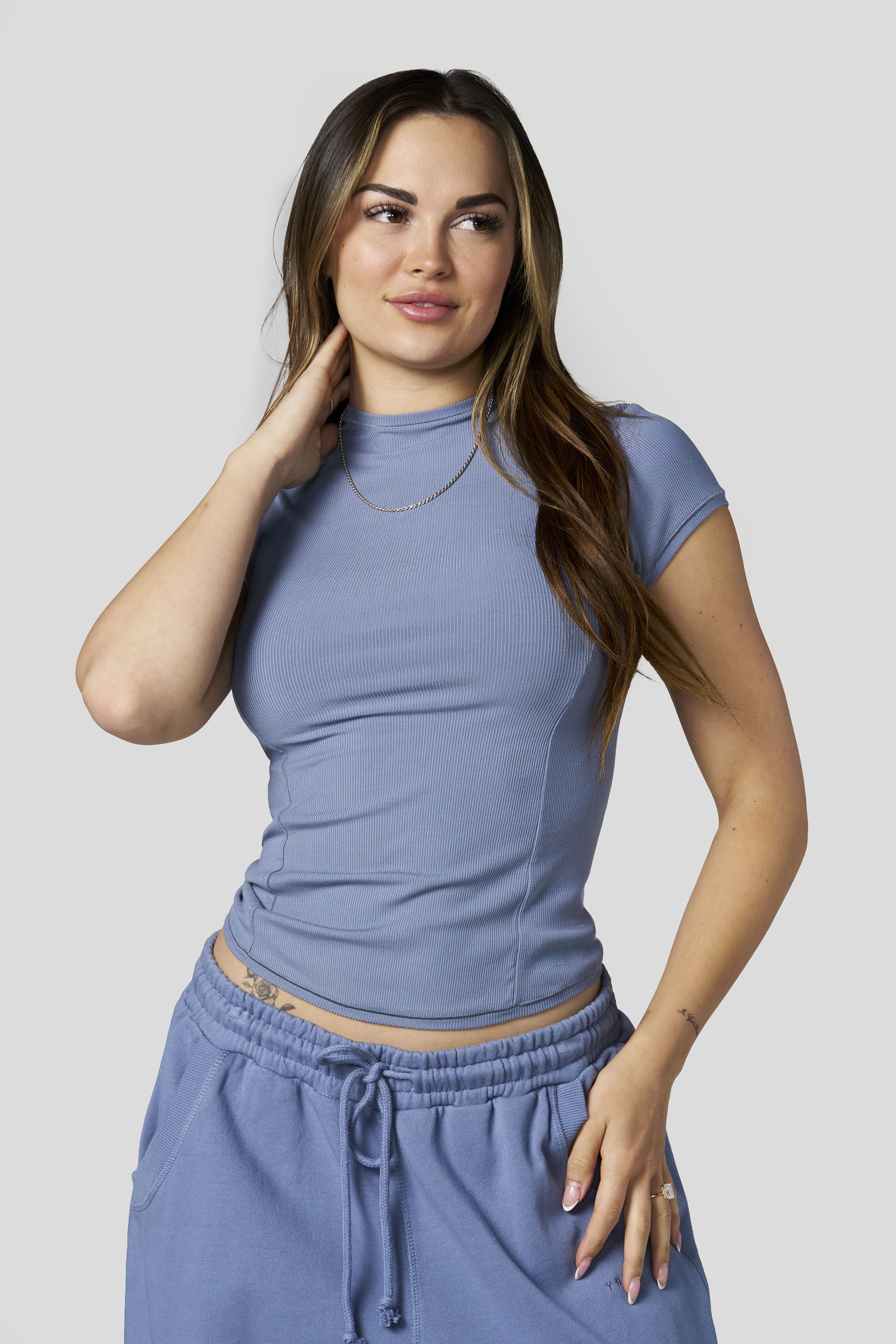 W4270 Ribbed Mock Neck Tee — imagem 8