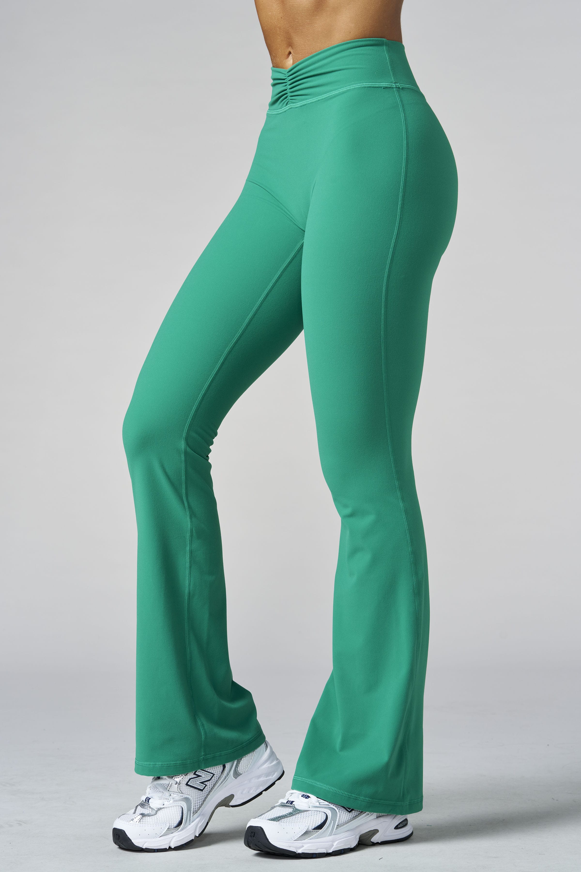 W2279 Buttersoft Scrunch Band Flare Leggings (short) — imagem 1