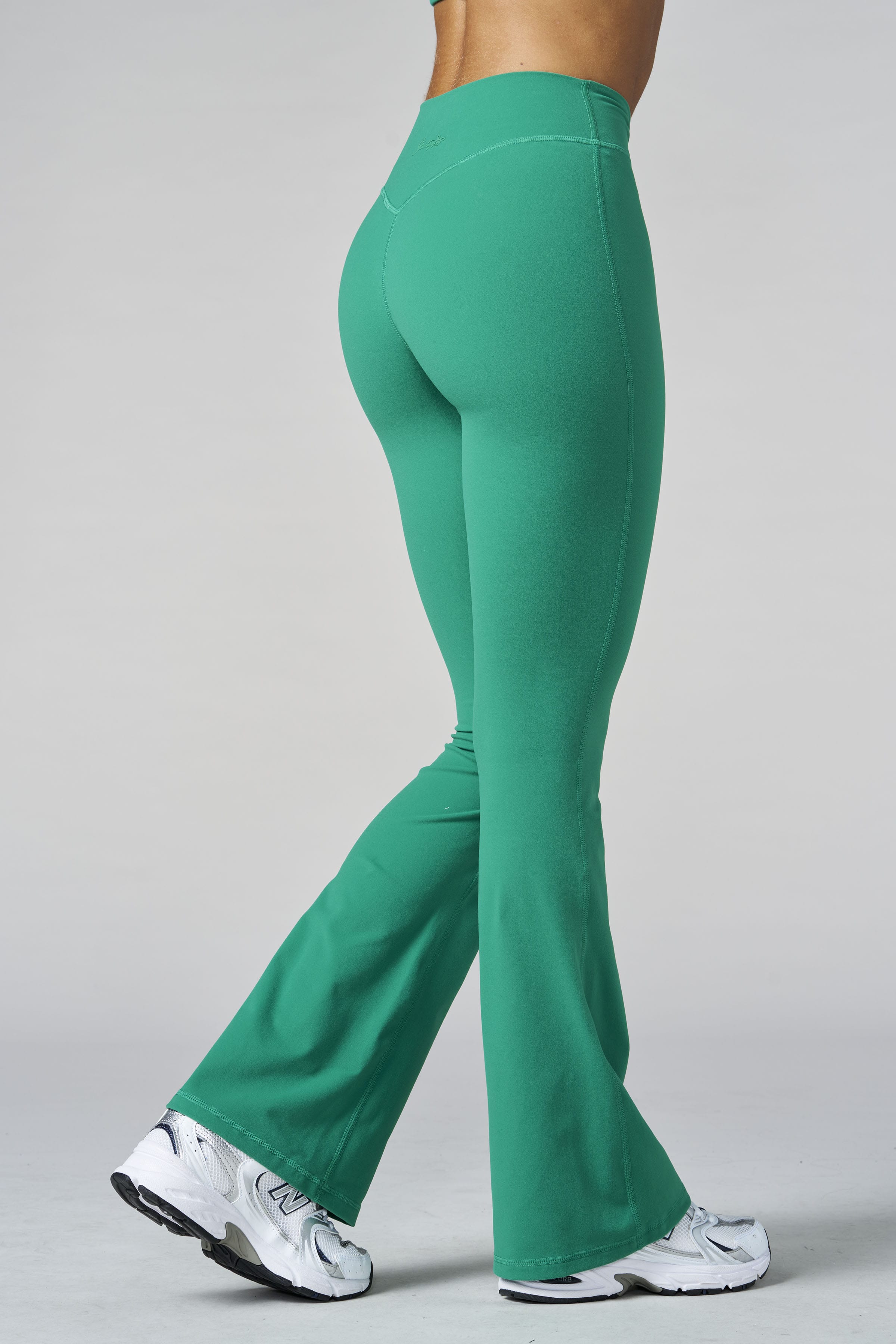 W2279 Buttersoft Scrunch Band Flare Leggings (short) — imagem 9