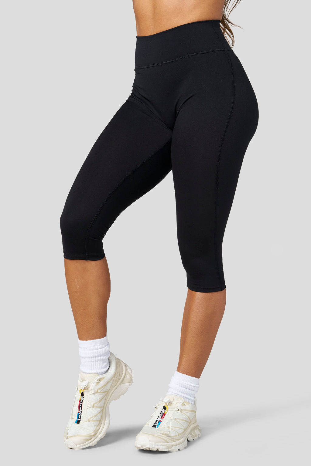 W2316 - Elevate Capri Leggings