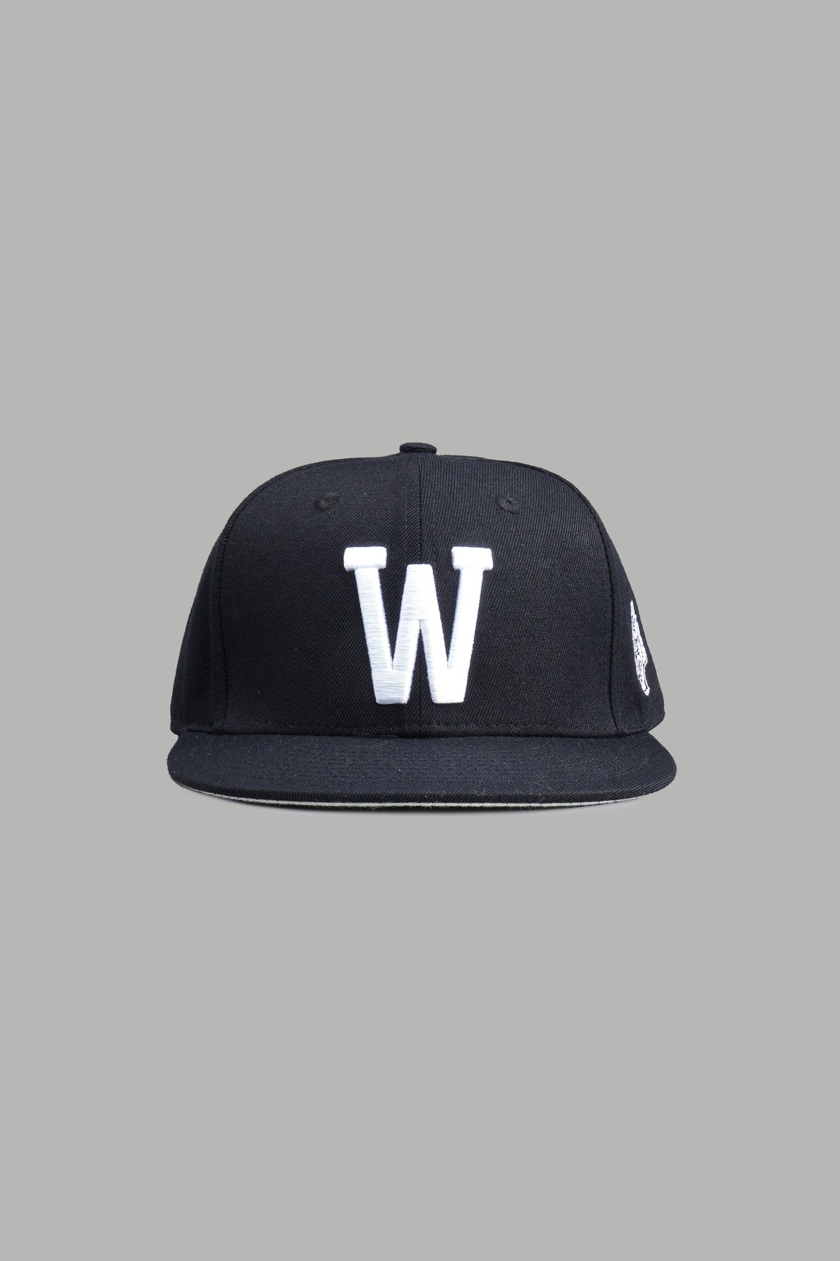 Mantra Fitted Cap In Black