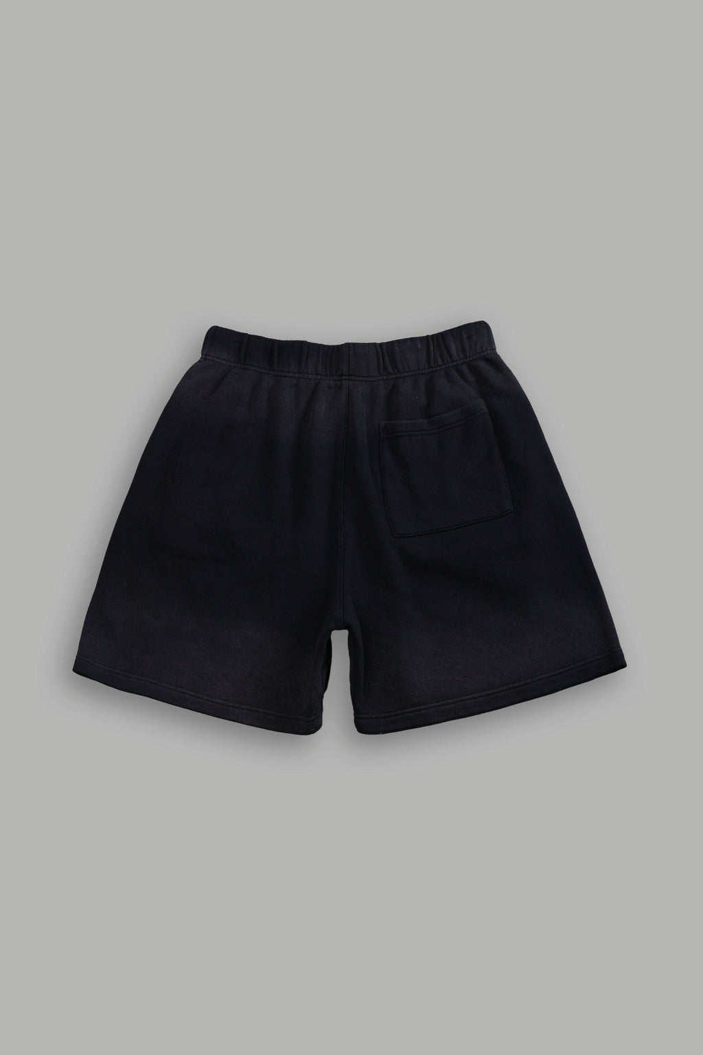 Studded Midnight Wolves Oversized Post Lounge Sweat Shorts in Black Drift Wash — imagem 3
