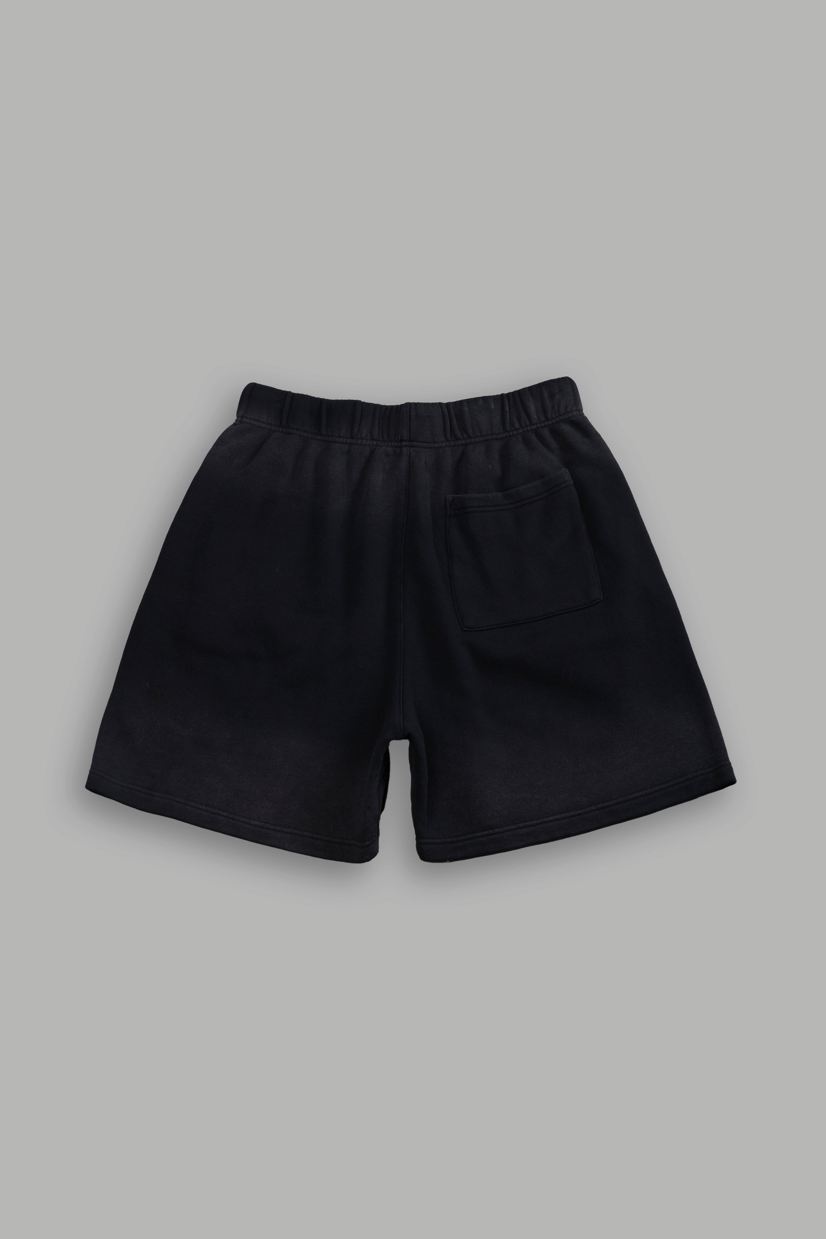 Studded Midnight Wolves Oversized Post Lounge Sweat Shorts in Black Drift Wash — imagem 3