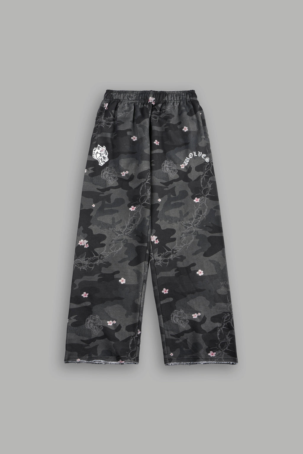 Wolf Chopper Big Cozy Sweats in Warrior In A Garden Black Camo - imagem 6