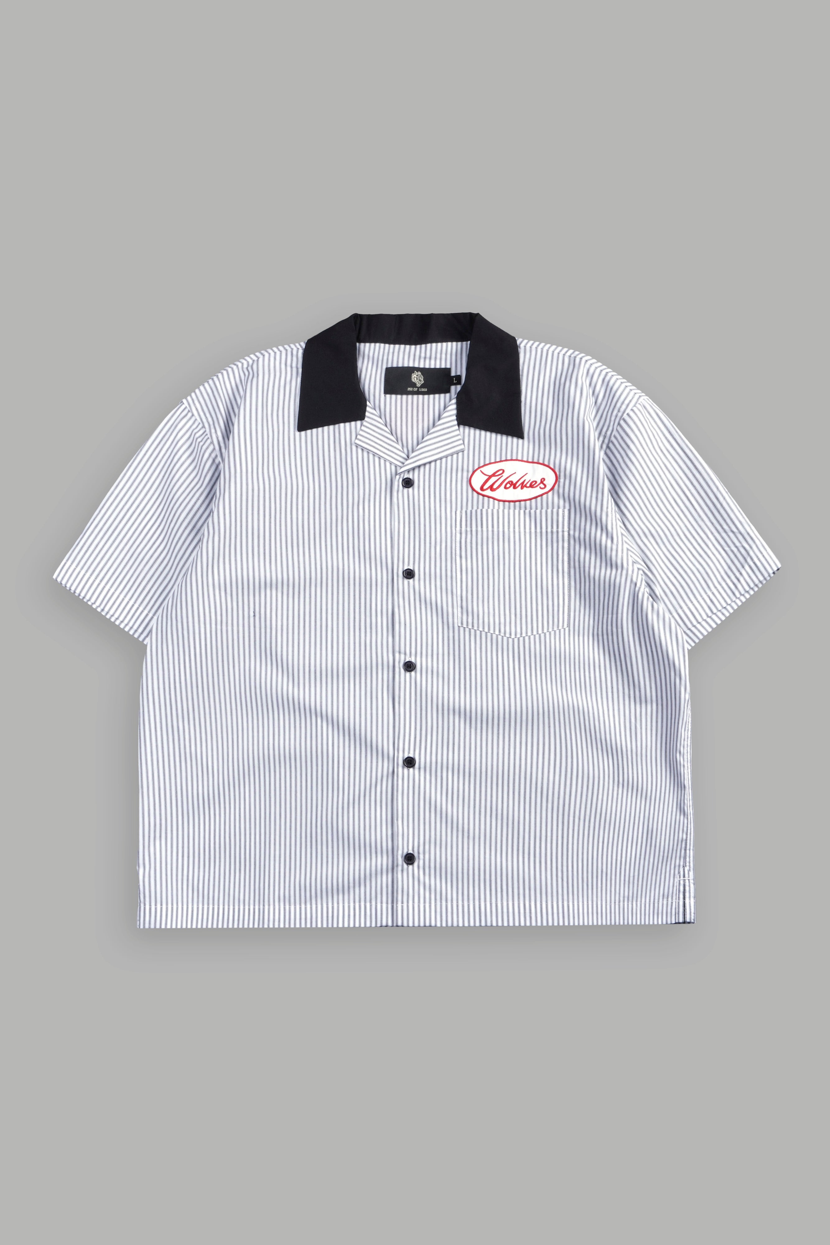 Wolves Patch Dalton Mid Length Button Up in Black Stripe — imagem 1