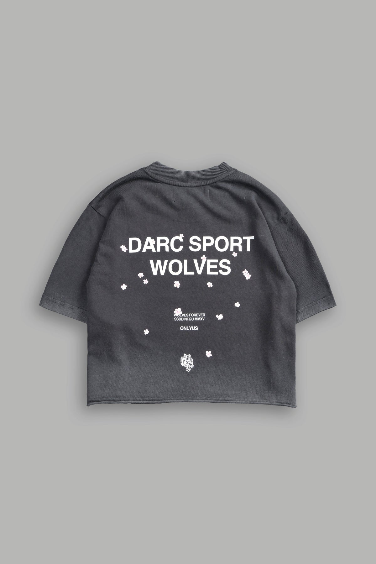 Darc Sport Wolves Blossom "Premium" (Cropped) Tee in Wolf Gray - imagem 3