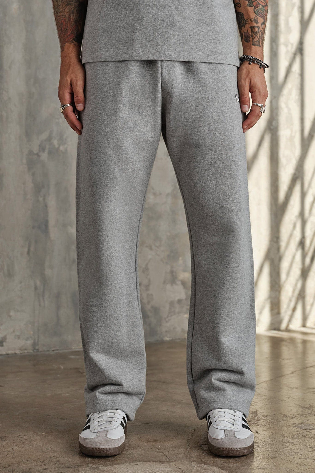 2068 - Elevated Essentials - Straight Sweats — imagem 2