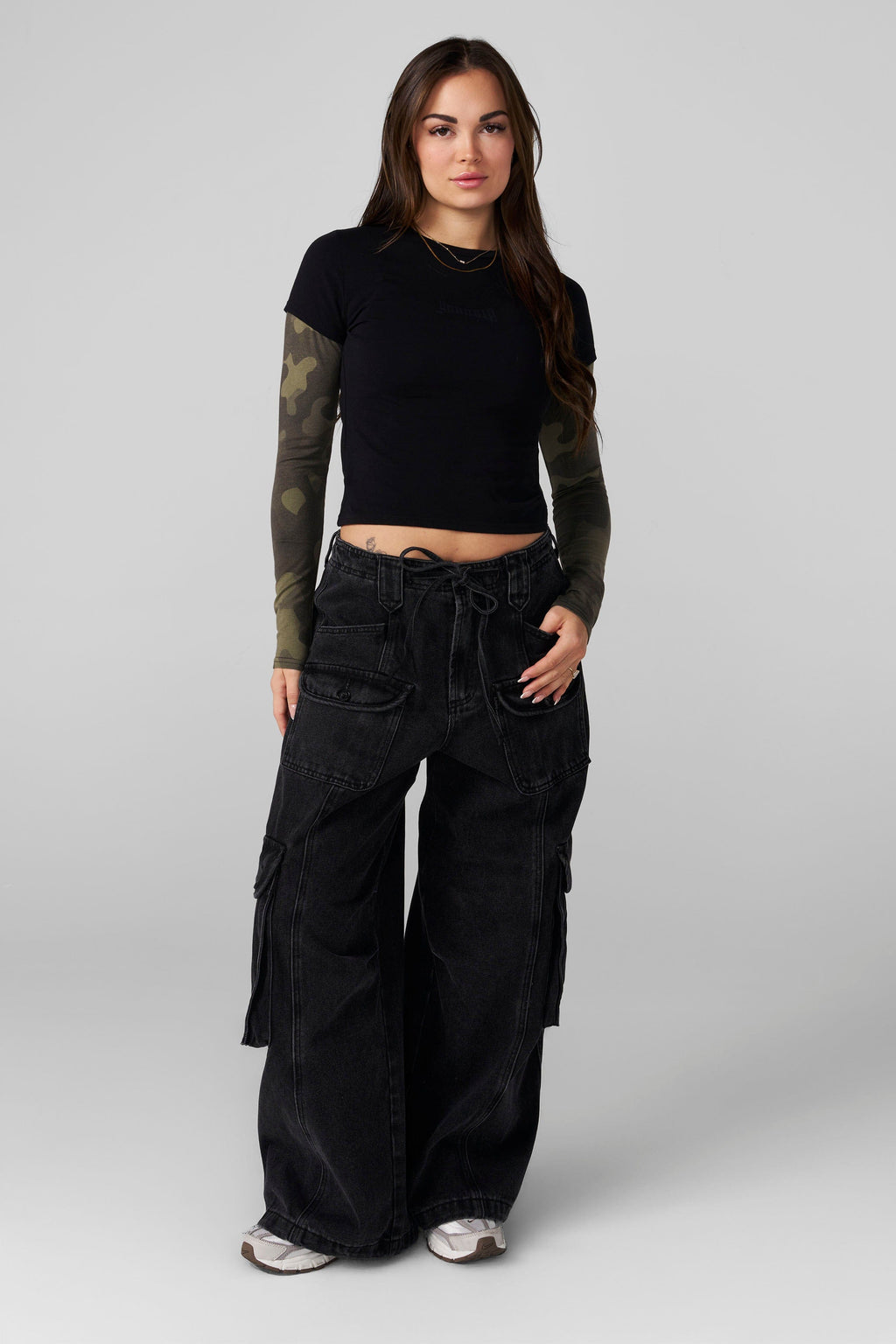 W4293 - Camo Twofer Baby Tee — imagem 1