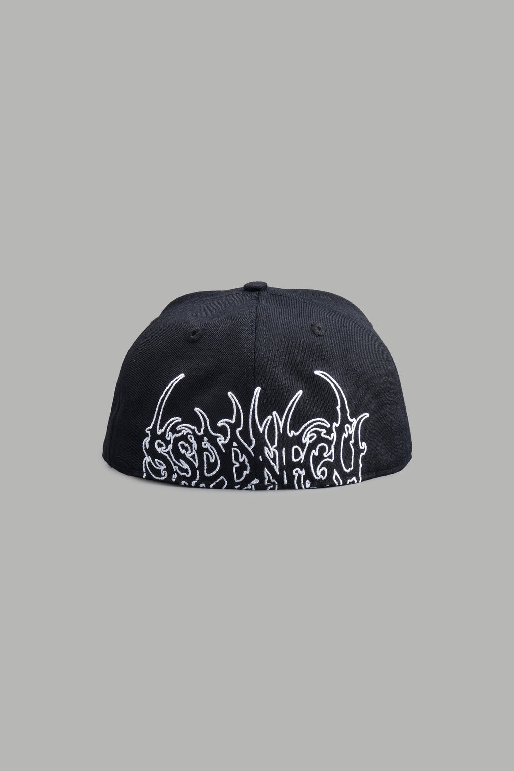 Mantra Fitted Cap In Black