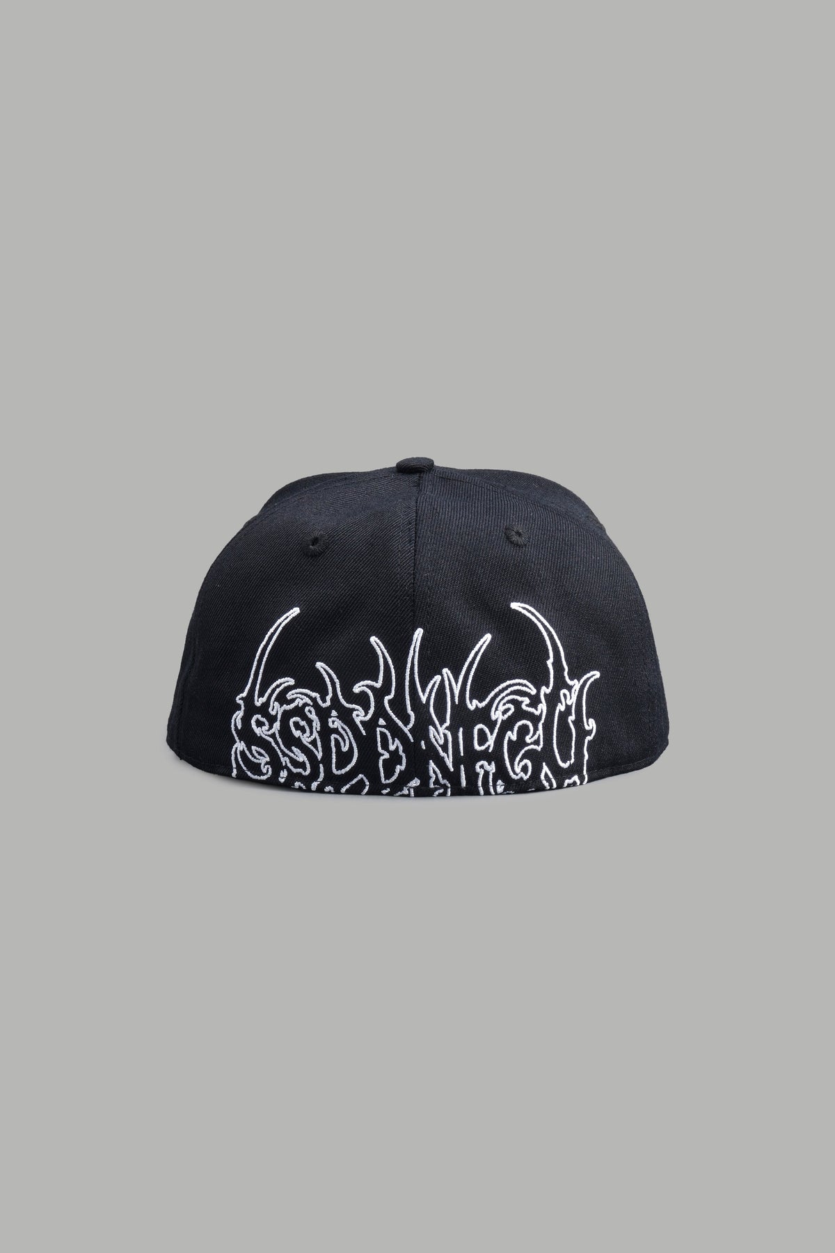 Mantra Fitted Cap In Black