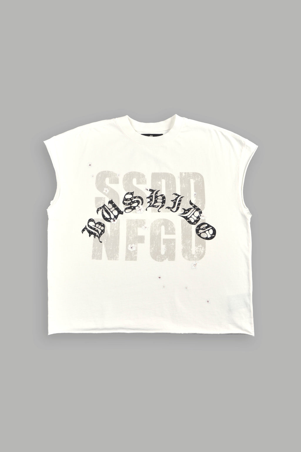Ssddnfgu Bushido Grunge Cut-Off Mid Length Raw Hem Tee in Cream — imagem 1