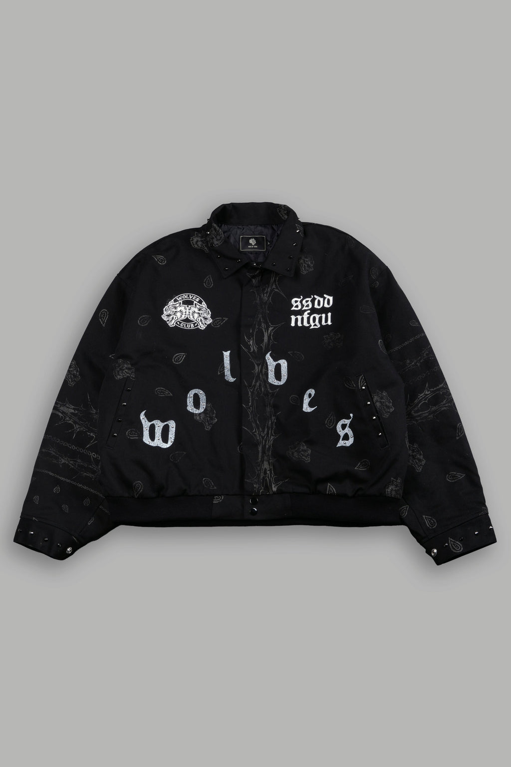 Studded Wolves Pyramid Moe Jacket in Black Thorn Paisley - imagem 1