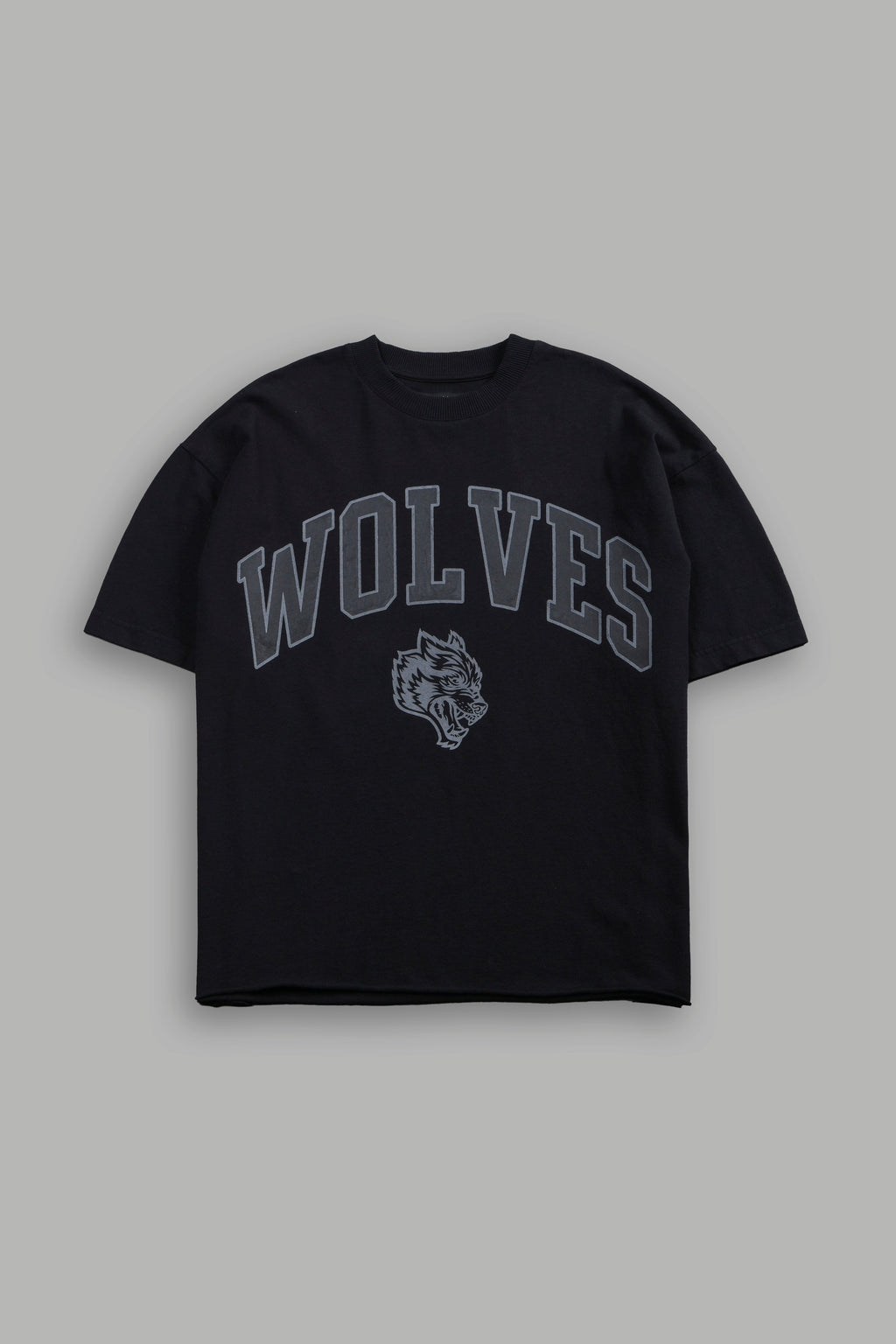 Loyalty Frvr Grunge Mid Length Raw Hem Tee in Black — imagem 1