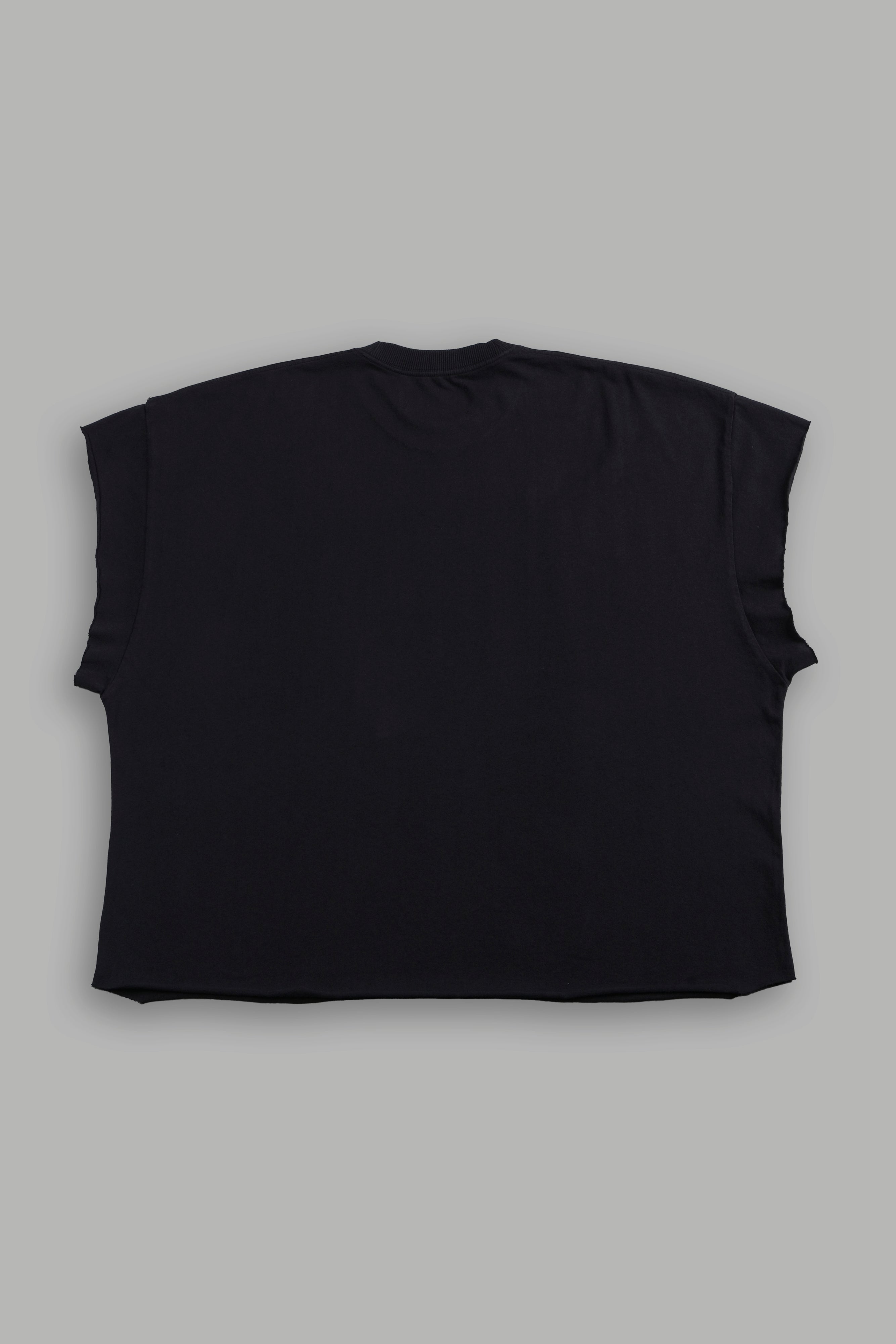 Loyalty Frvr Grunge Cut-Off Tee in Black — imagem 3
