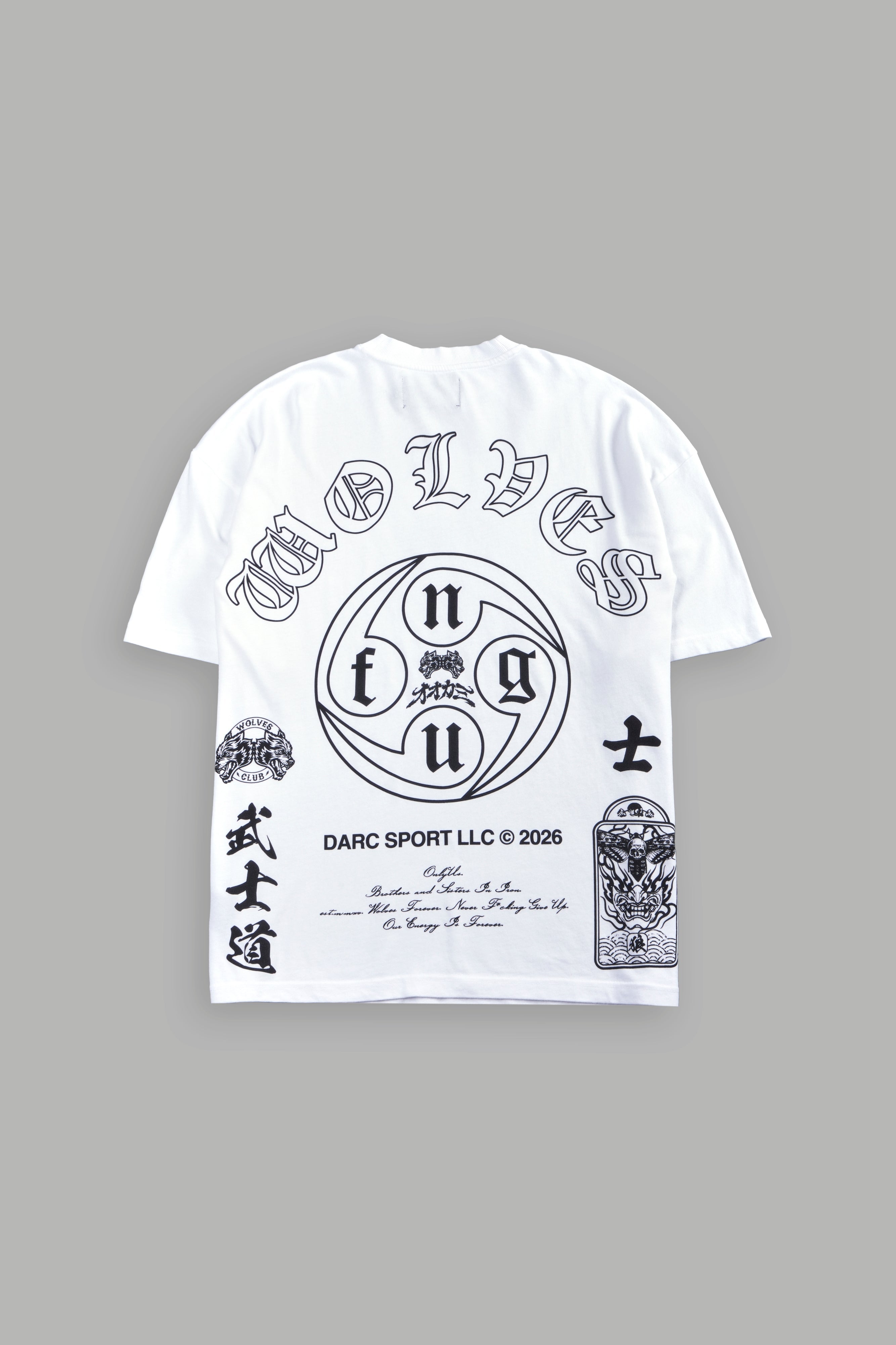 Kazoku Okami Premium Oversized Tee in White — imagem 1