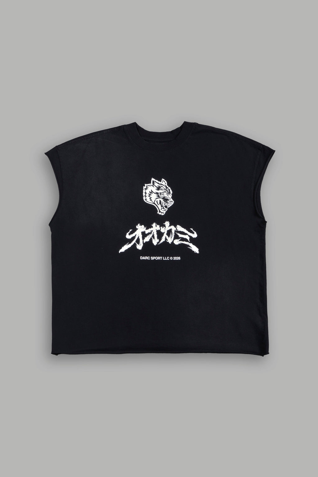 Okami Bushido Grunge Cut-Off Mid Length Raw Hem Tee in Black Sun Fade — imagem 1