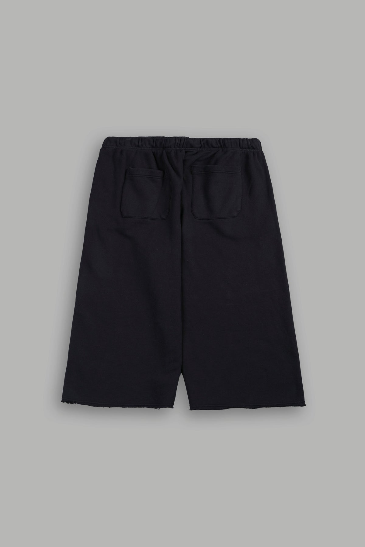 Dual Wolf Capri Sweat Pants In Black