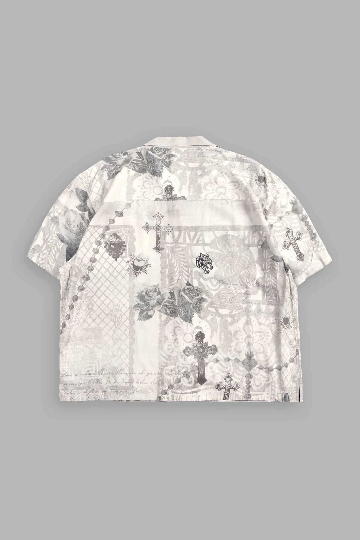 Wolves Pyramid Romero Mid Length Button Up In Ceniza Y Rosas