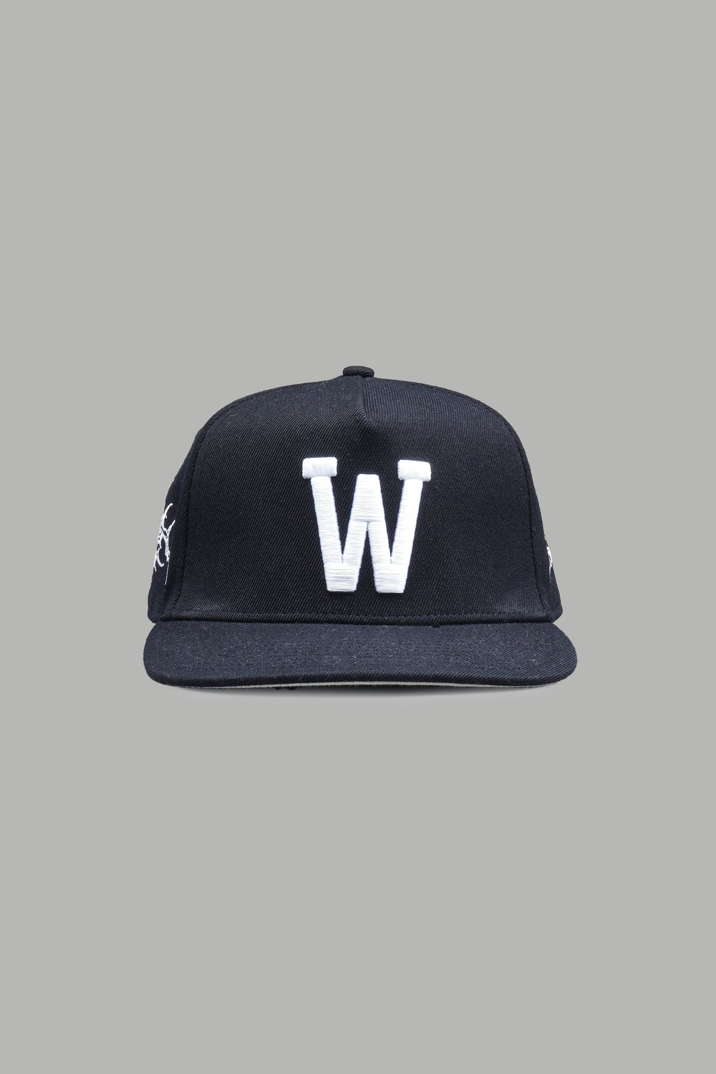 Thorns Fitted 5 Panel Cap In Black - imagem 1