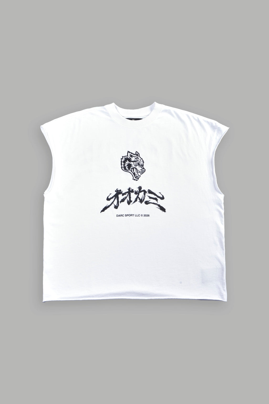Okami Bushido Grunge Cut-Off Mid Length Raw Hem Tee in White — imagem 1