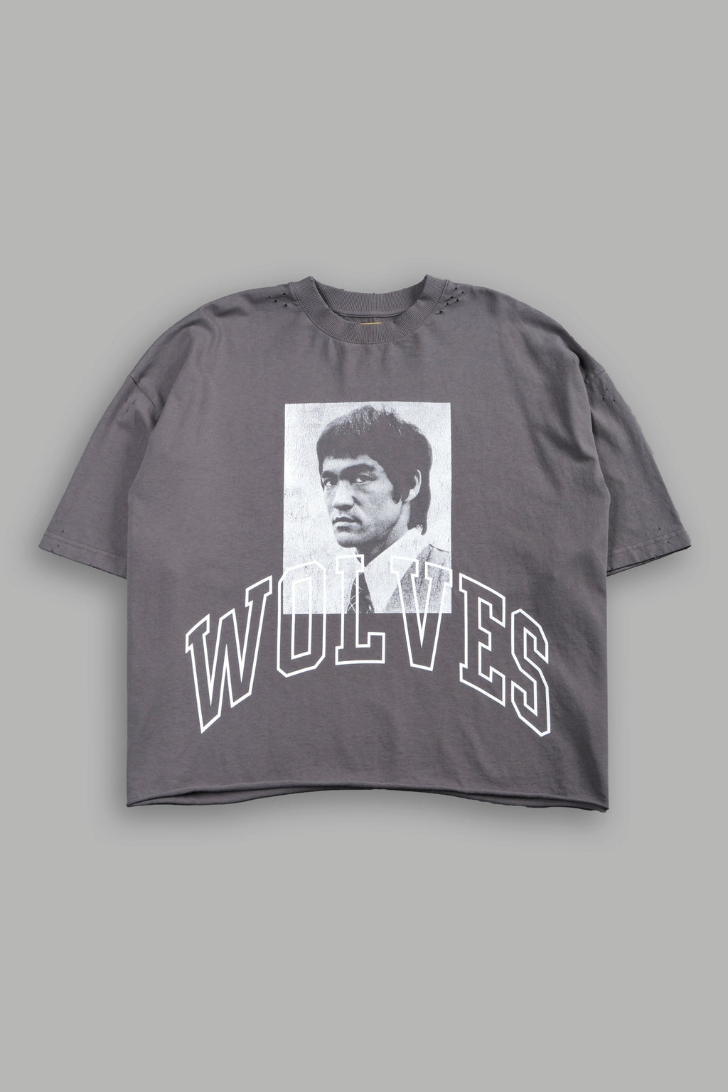 Bruce Lee Forever Distressed Grunge Box Cut Tee V2 in Slate Gray — imagem 1