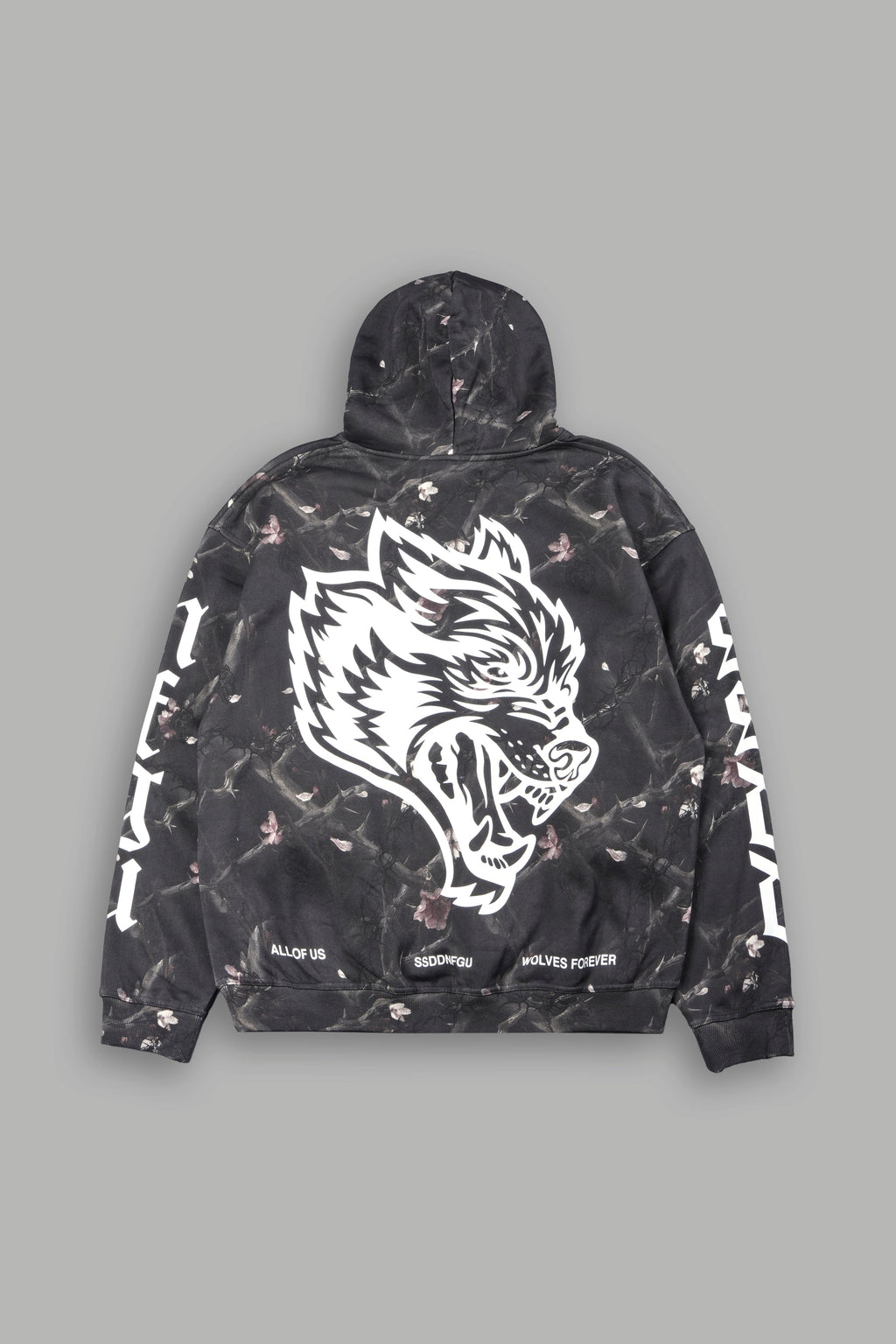 Big Wolf Head Pierce Hoodie In All Of Us Camo - imagem 1