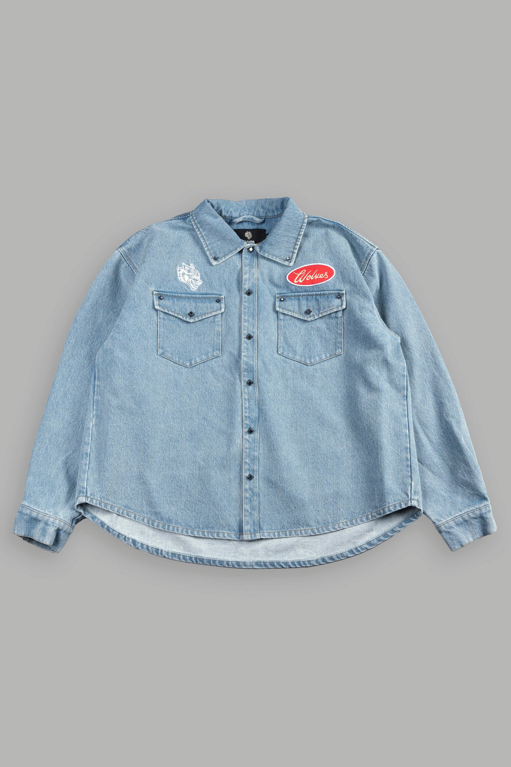 Wlvsfrvr Patch Winslow Denim Shirt Jacket in Light Wash — imagem 1