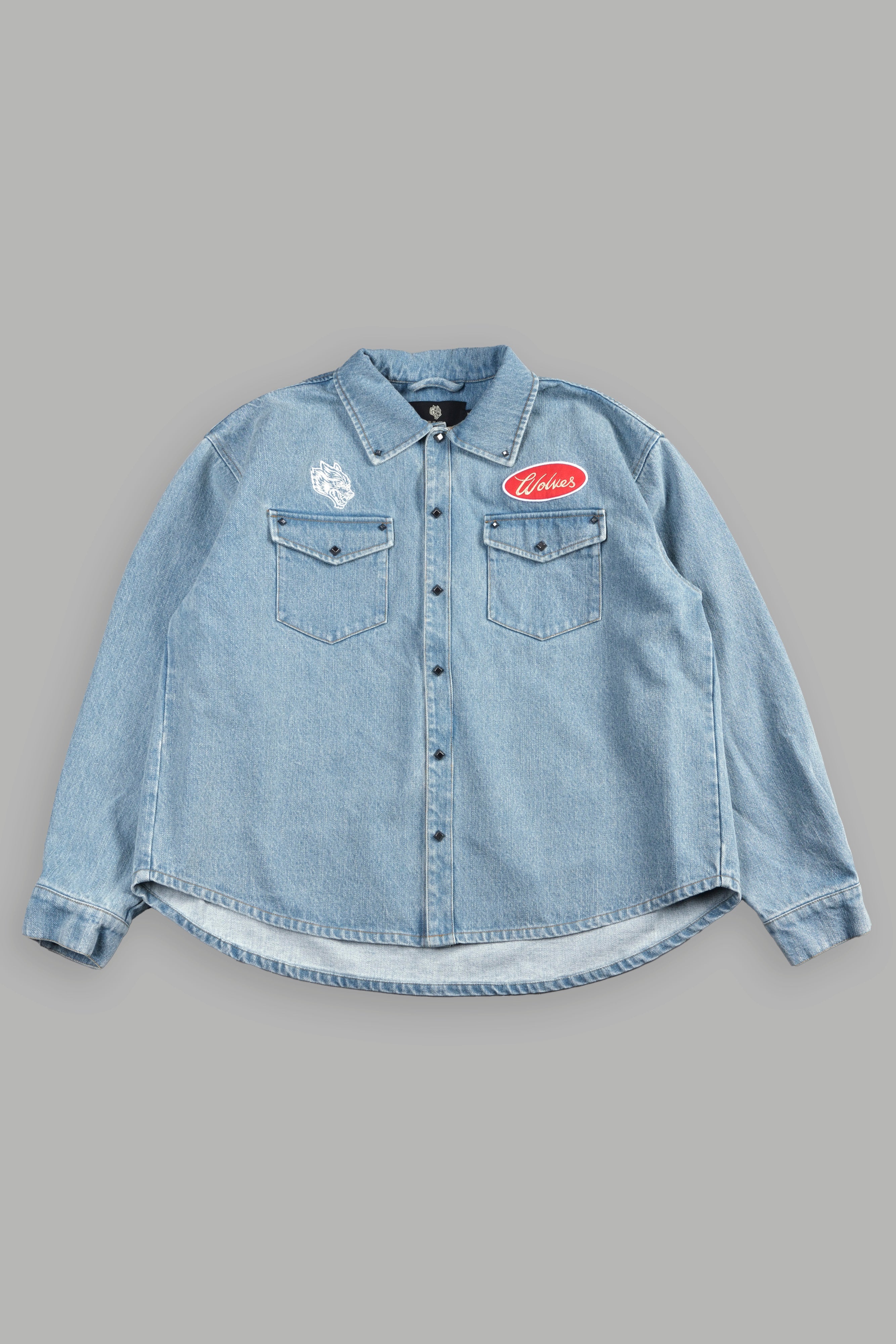 Wlvsfrvr Patch Winslow Denim Shirt Jacket in Light Wash — imagem 1