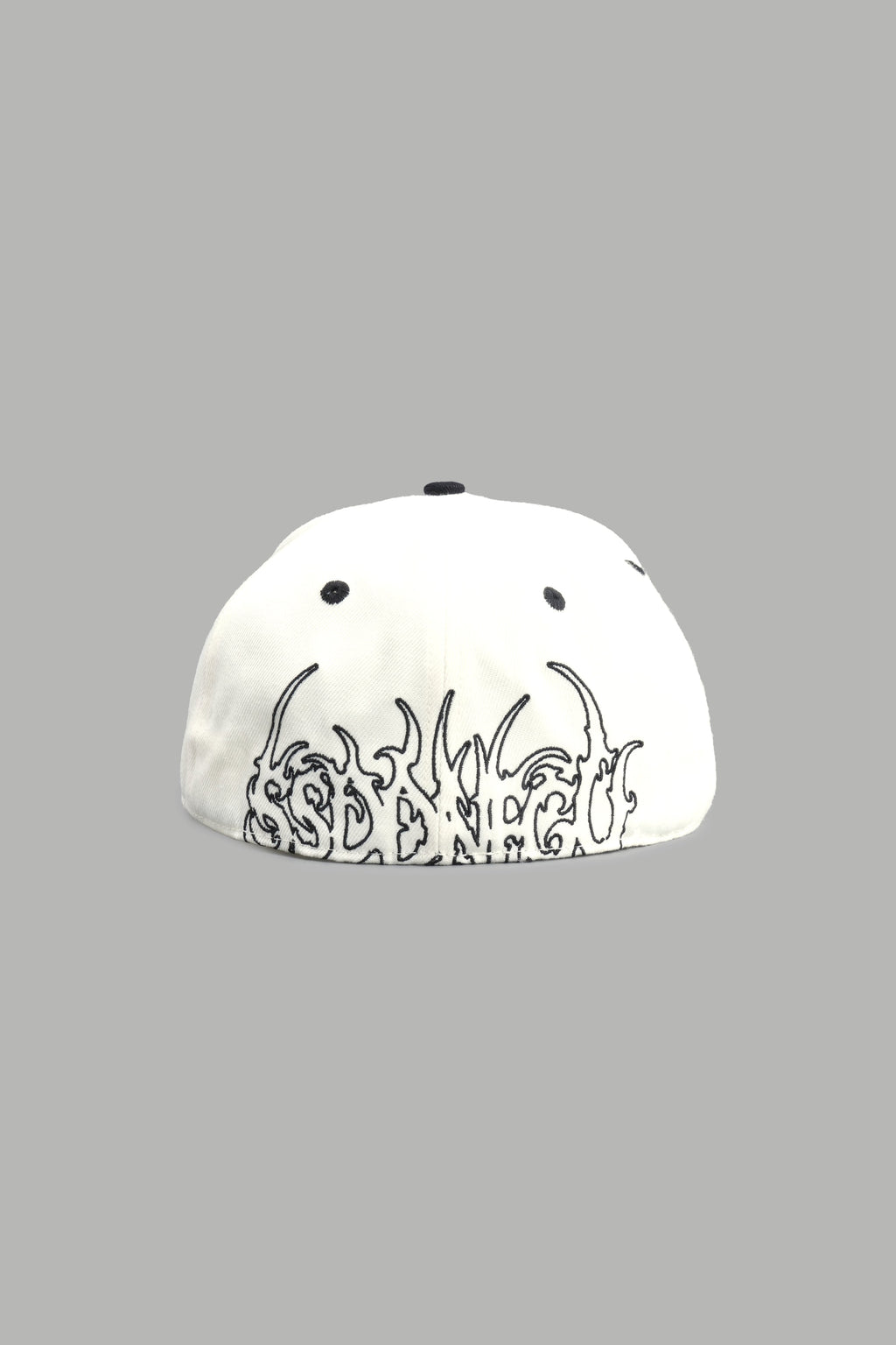 Mantra Fitted Cap In Cream/Black