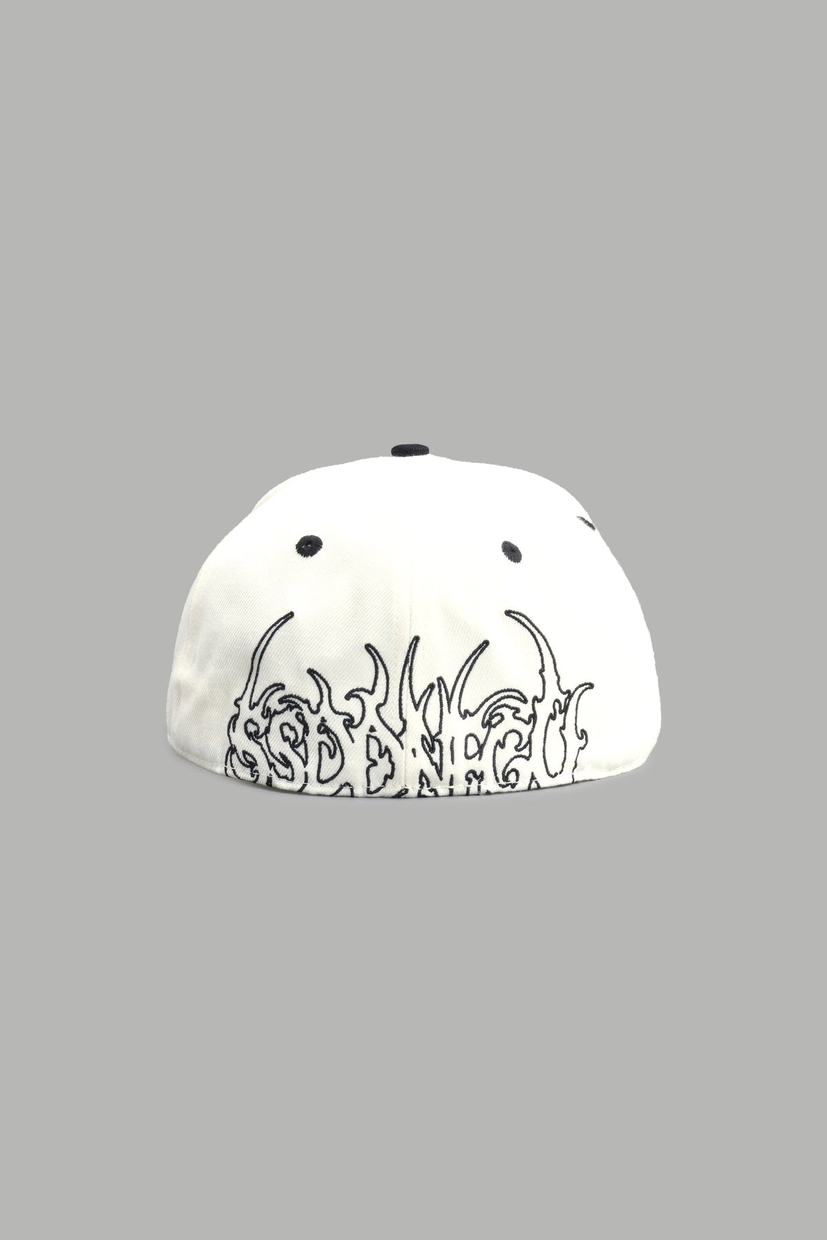 Mantra Fitted Cap In Cream/Black