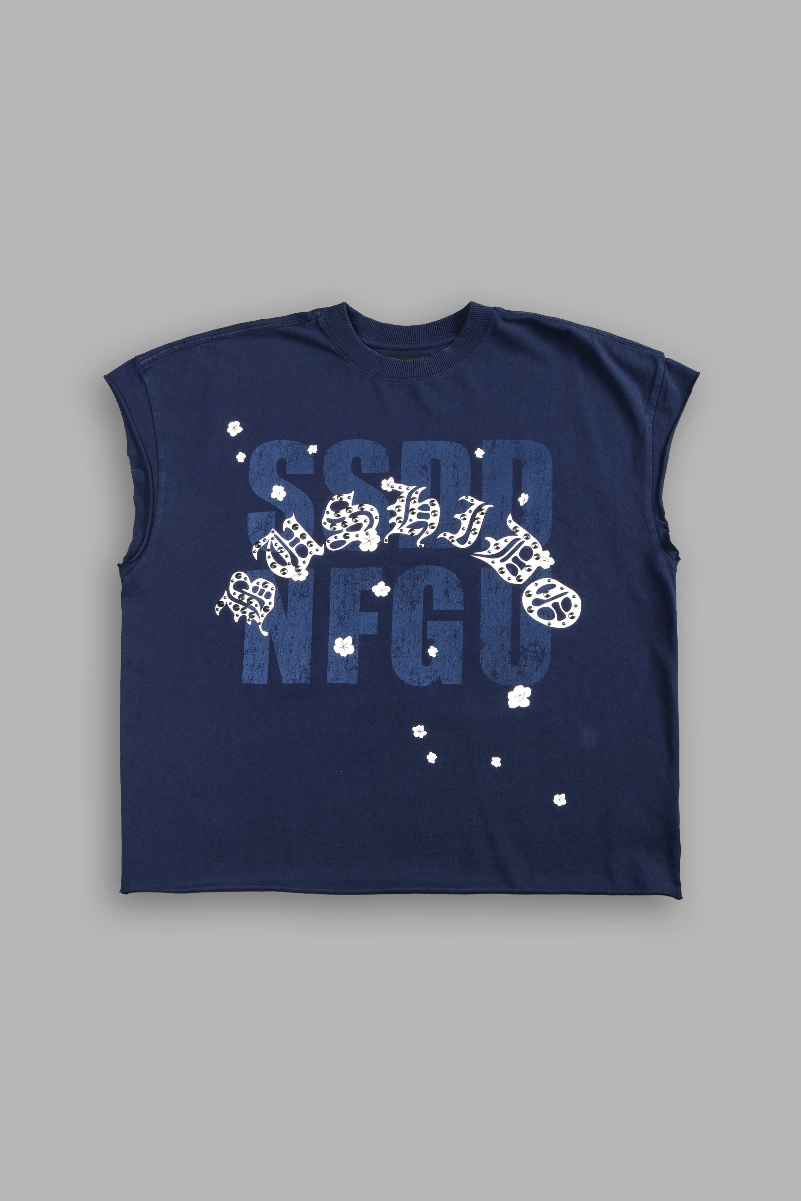 Ssddnfgu Bushido Grunge Cut-Off Mid Length Raw Hem Tee in Navy — imagem 1