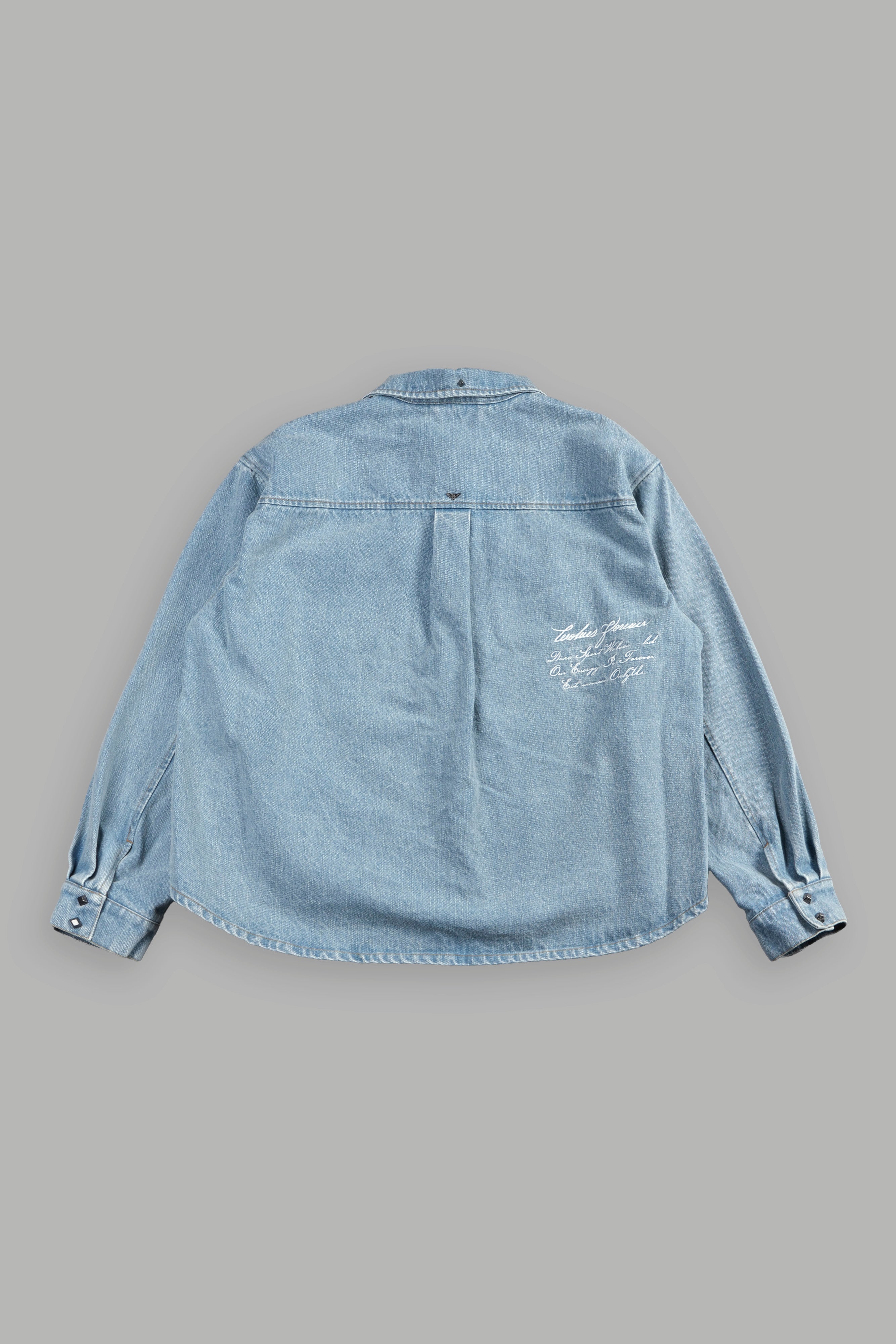 Wlvsfrvr Patch Winslow Denim Shirt Jacket in Light Wash — imagem 3